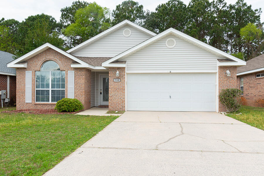 EMERALD VILLAGE S/D - Residential Lease