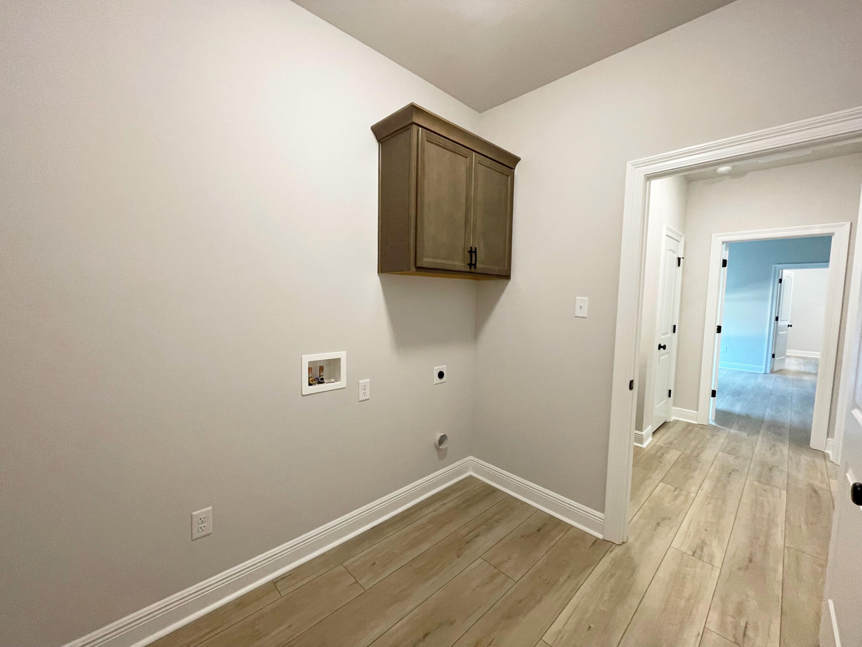 YOUNG OAKS - Residential