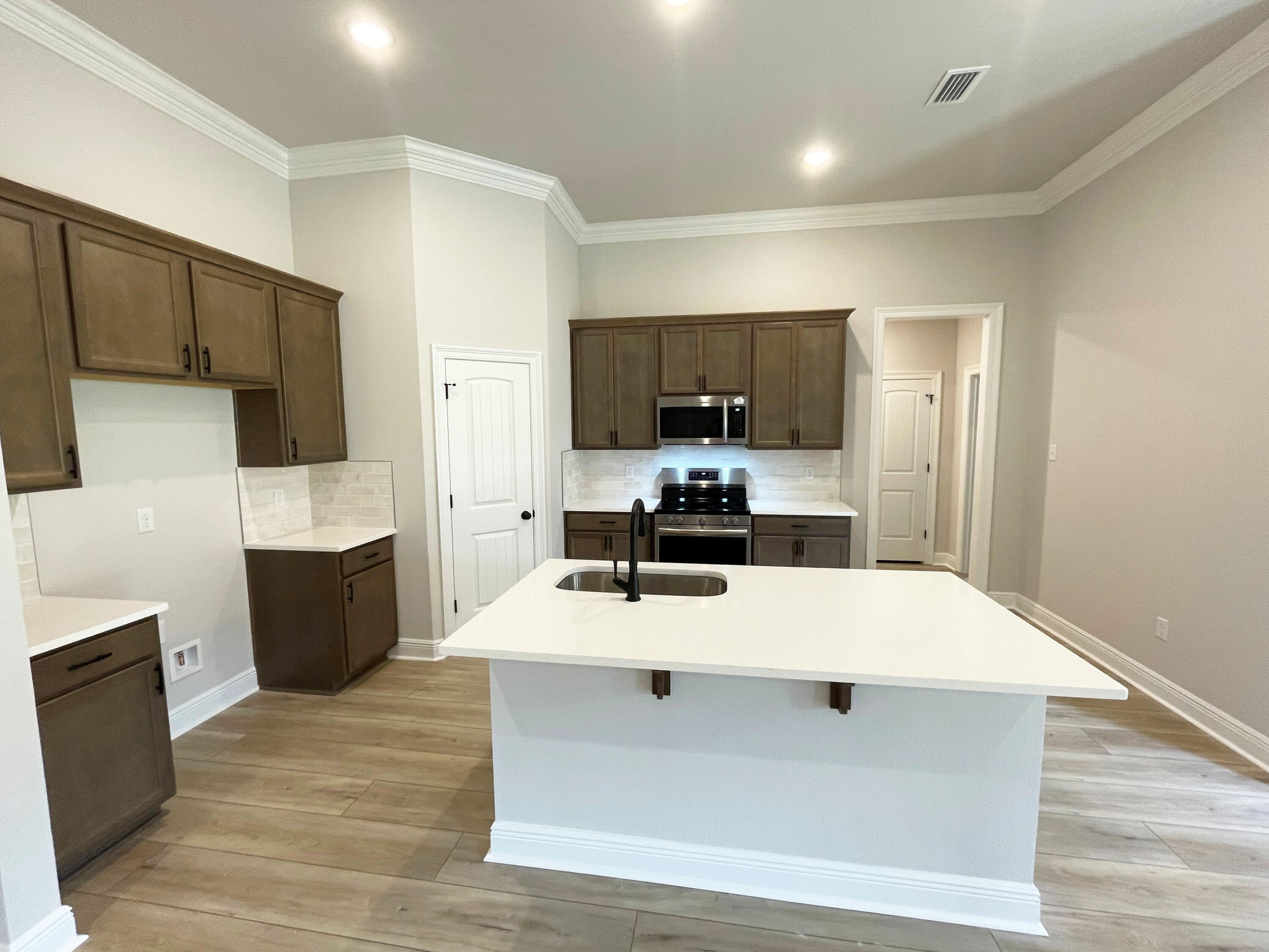 YOUNG OAKS - Residential
