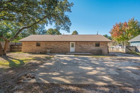 A home in Niceville