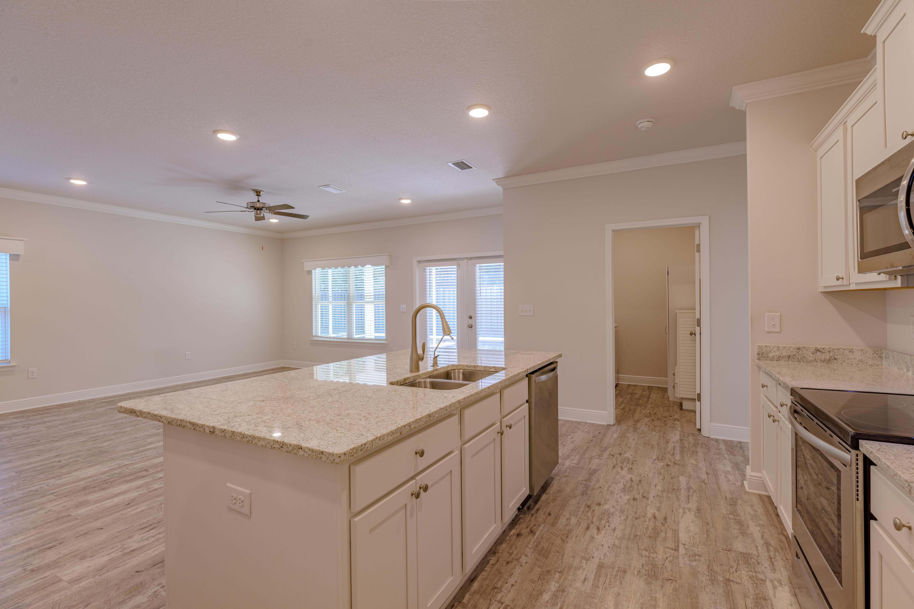 HAMMOCK BAY - Residential