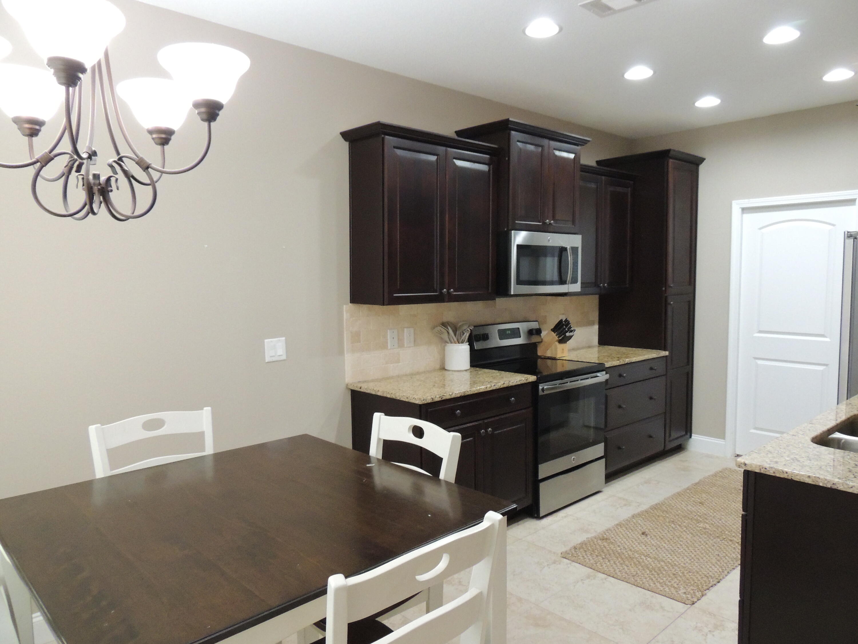 CASA LOMA 1ST ADD LOT 16 BLK 1 - Residential