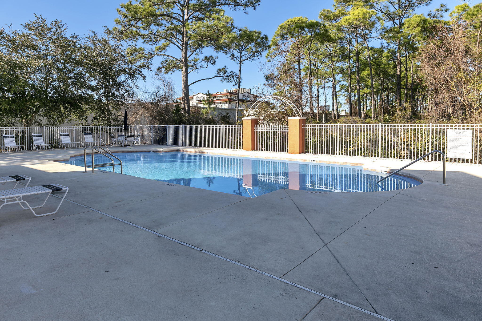 FRANGISTA BEACH - Land