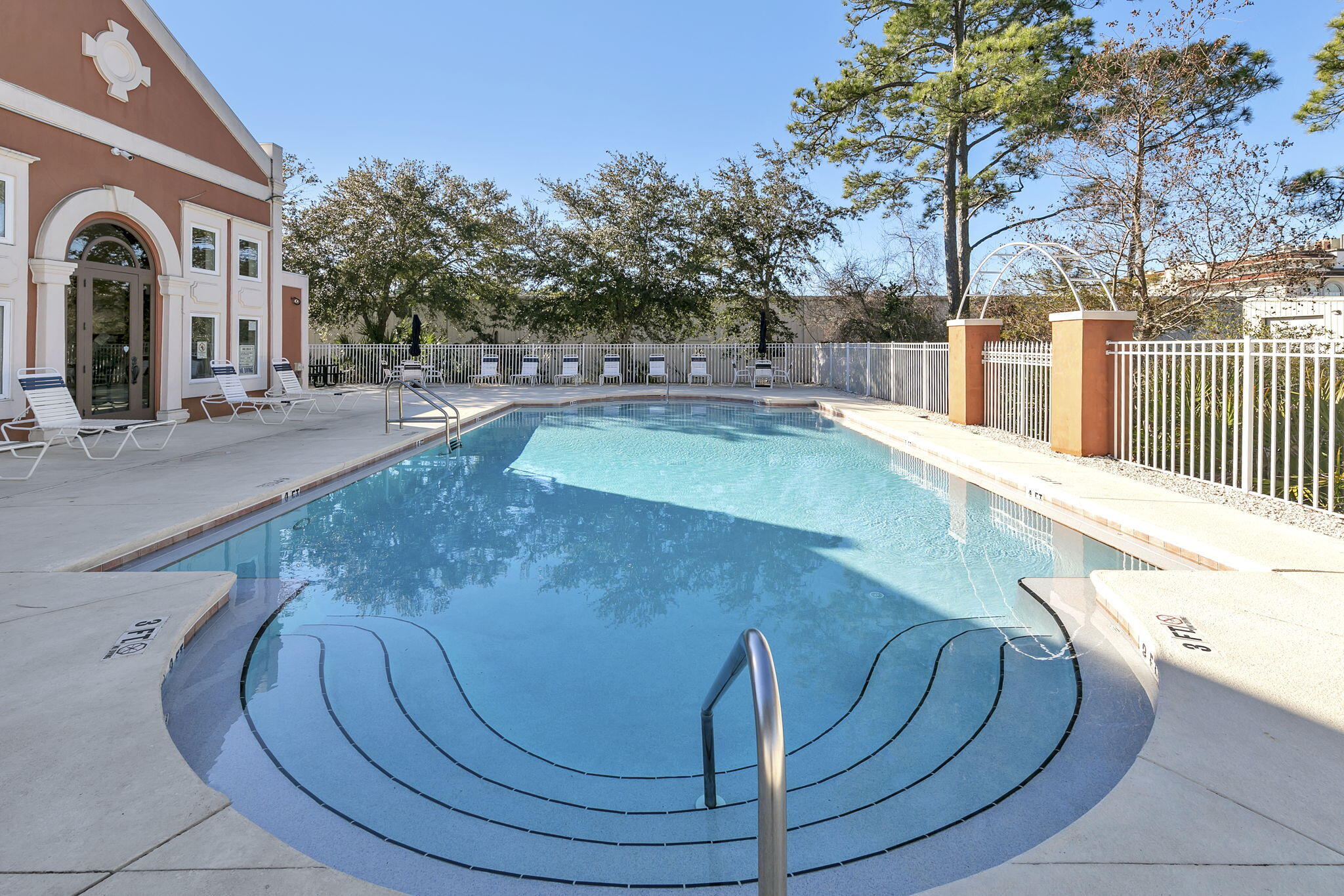 FRANGISTA BEACH - Land