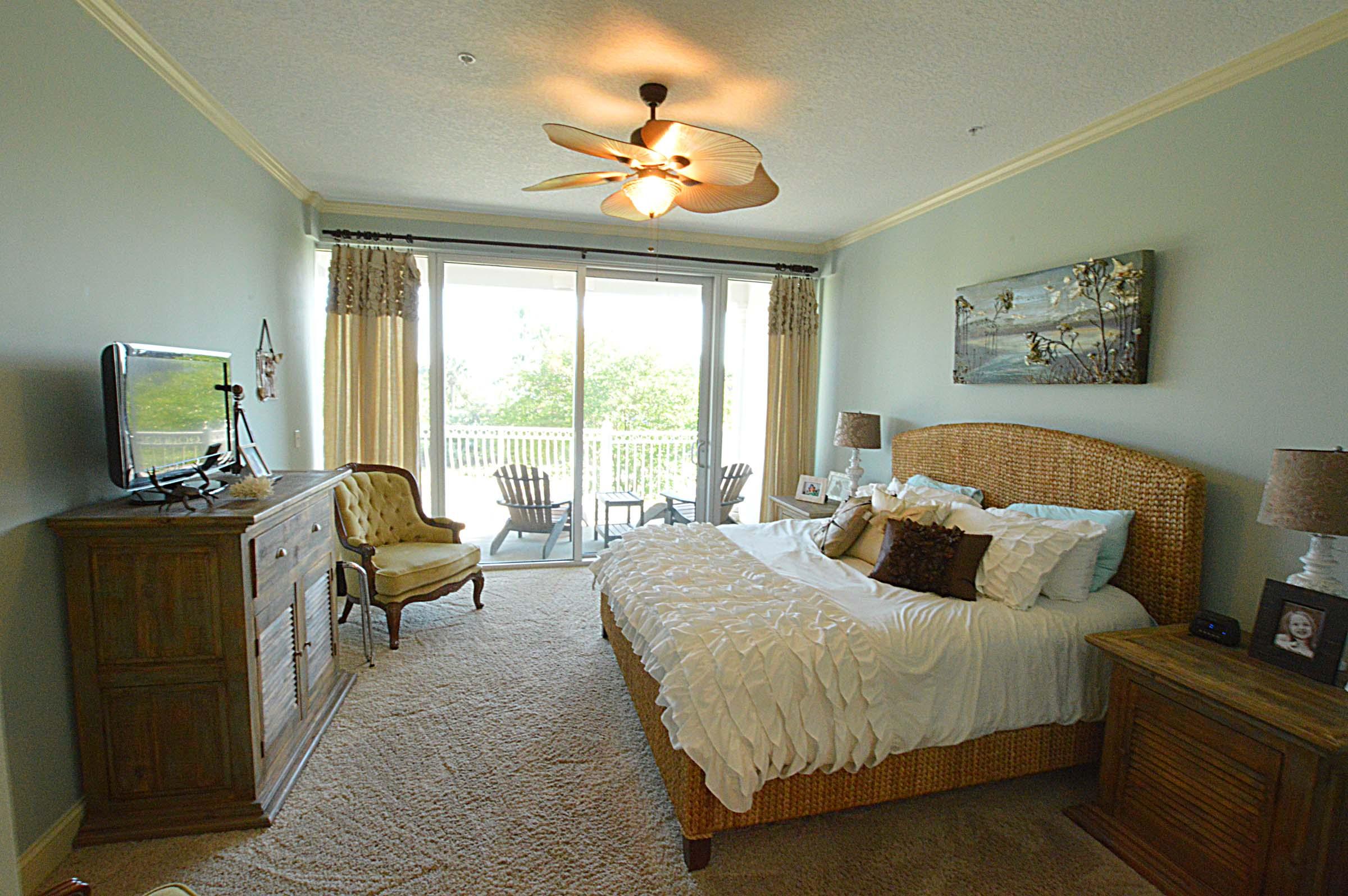 ALEXANDER AT PALM COURT - Residential