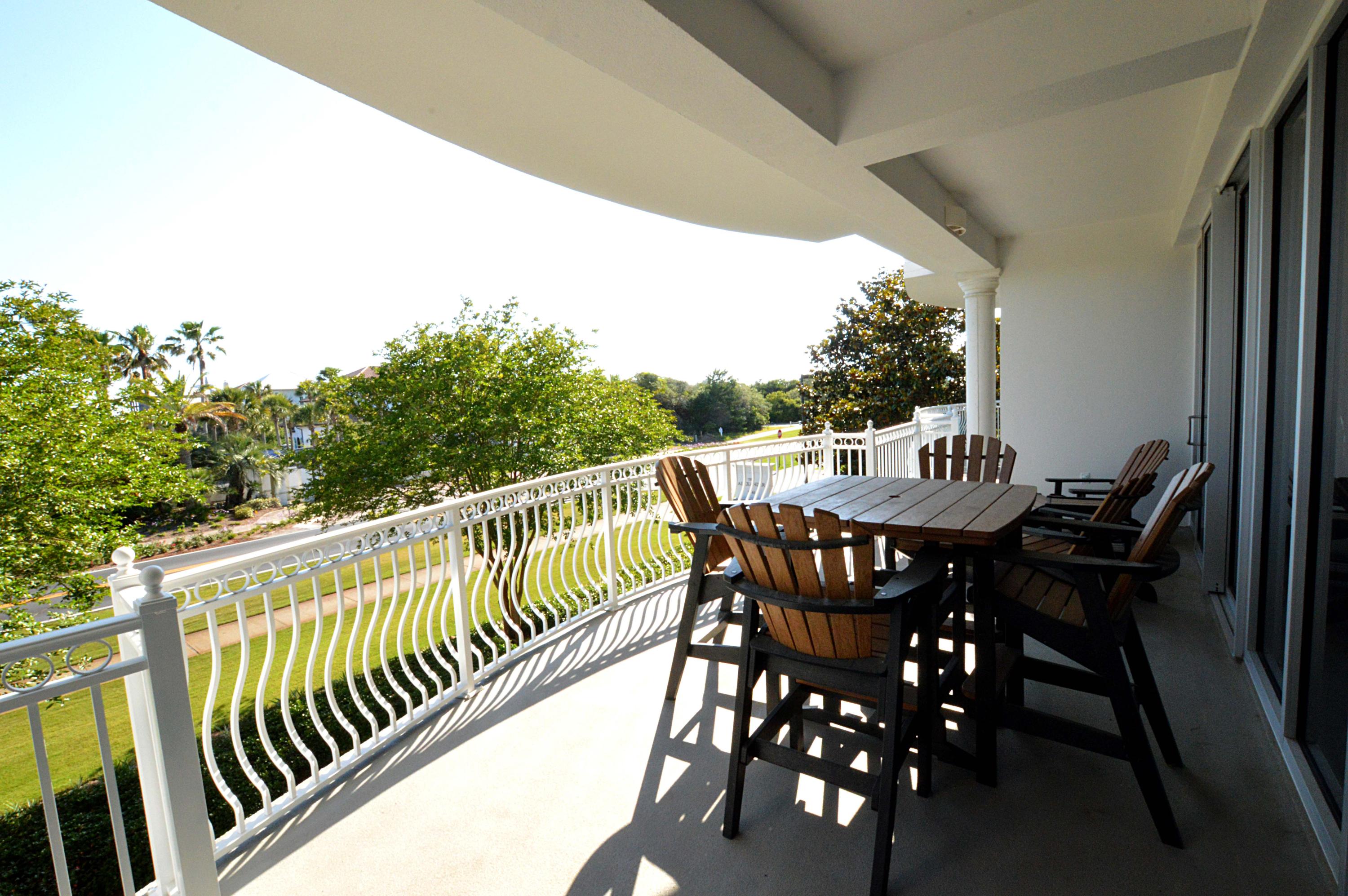 ALEXANDER AT PALM COURT - Residential