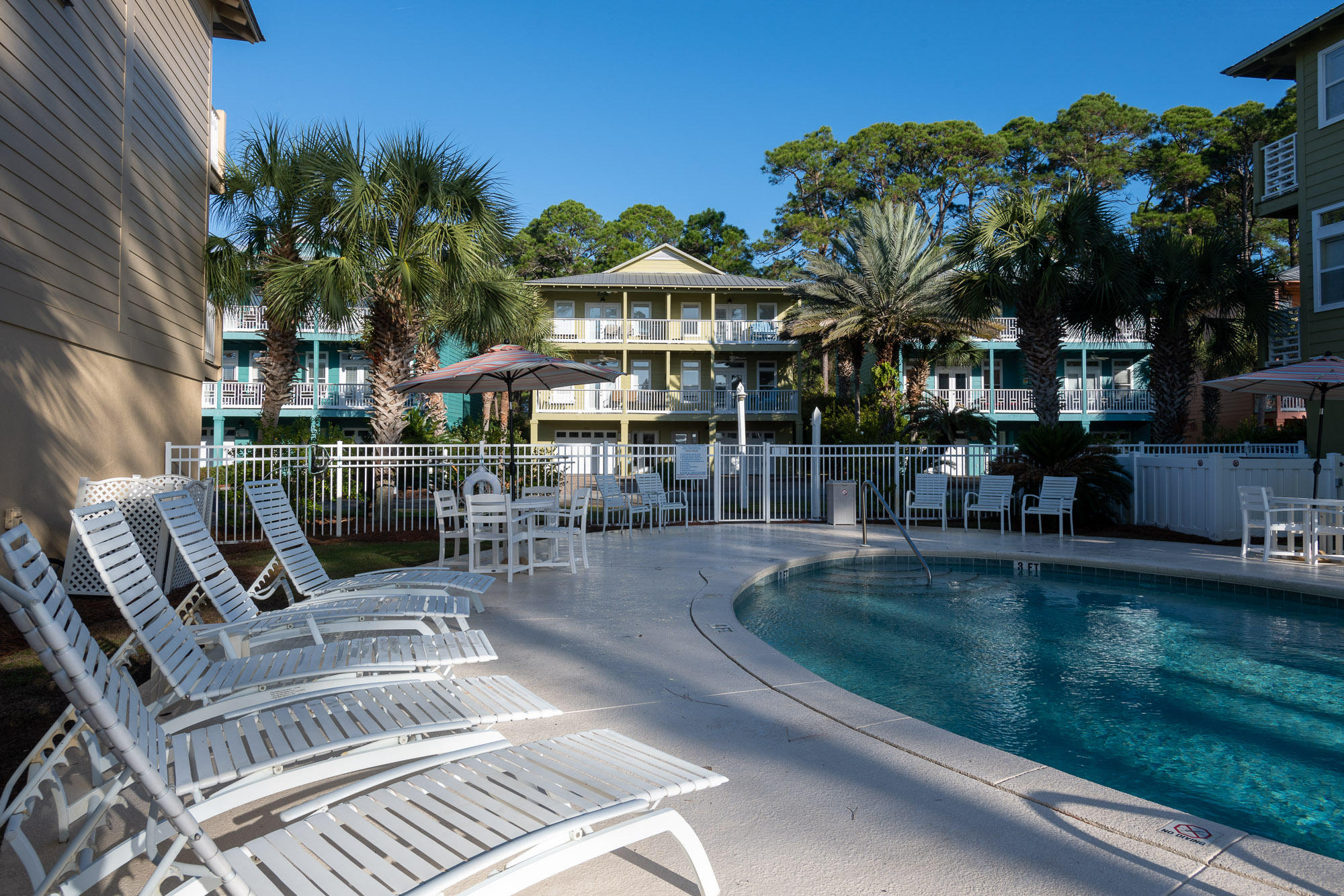 DUNE BREEZE VILLAS - Residential