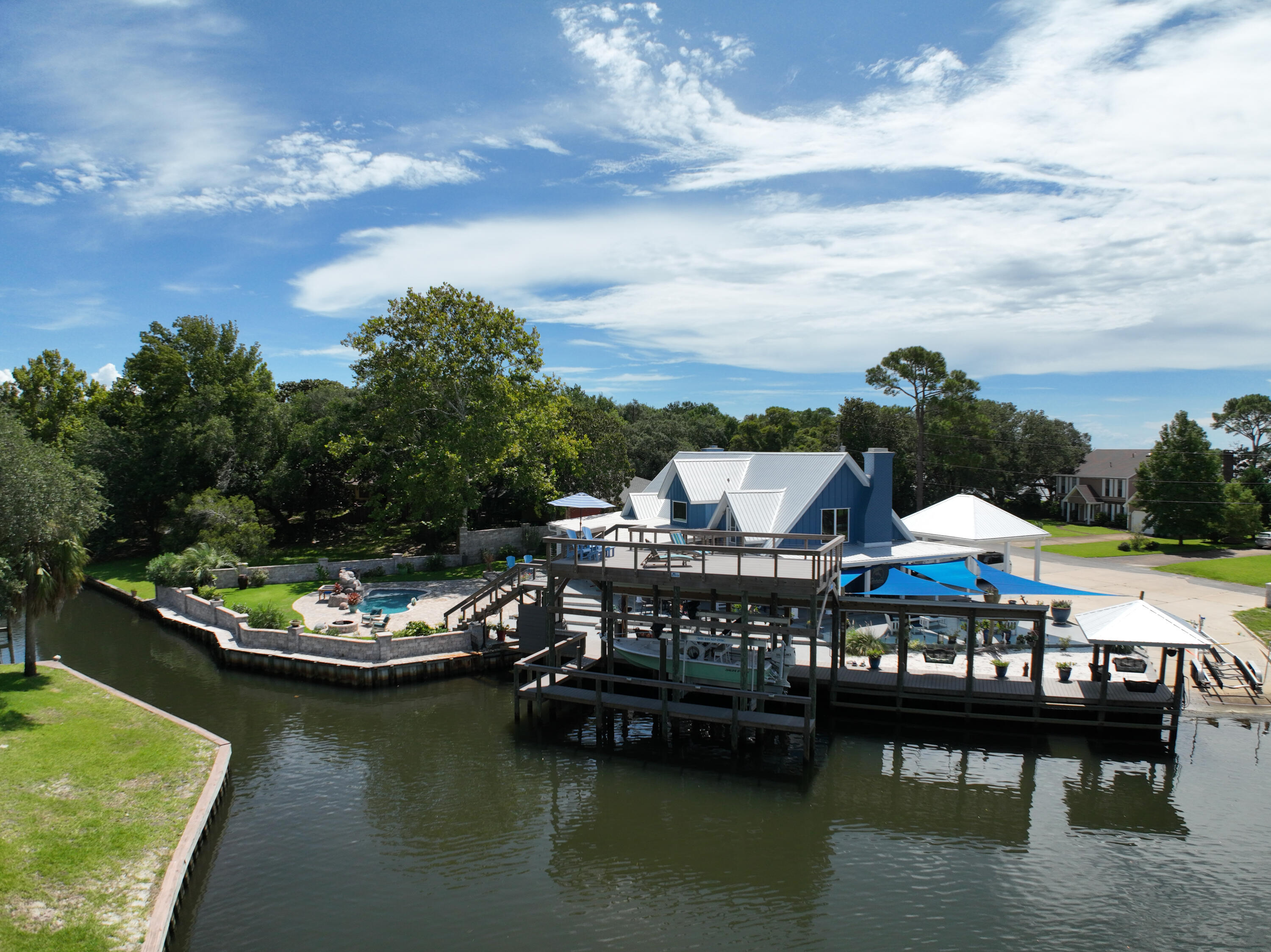 MARINERS COVE - Residential