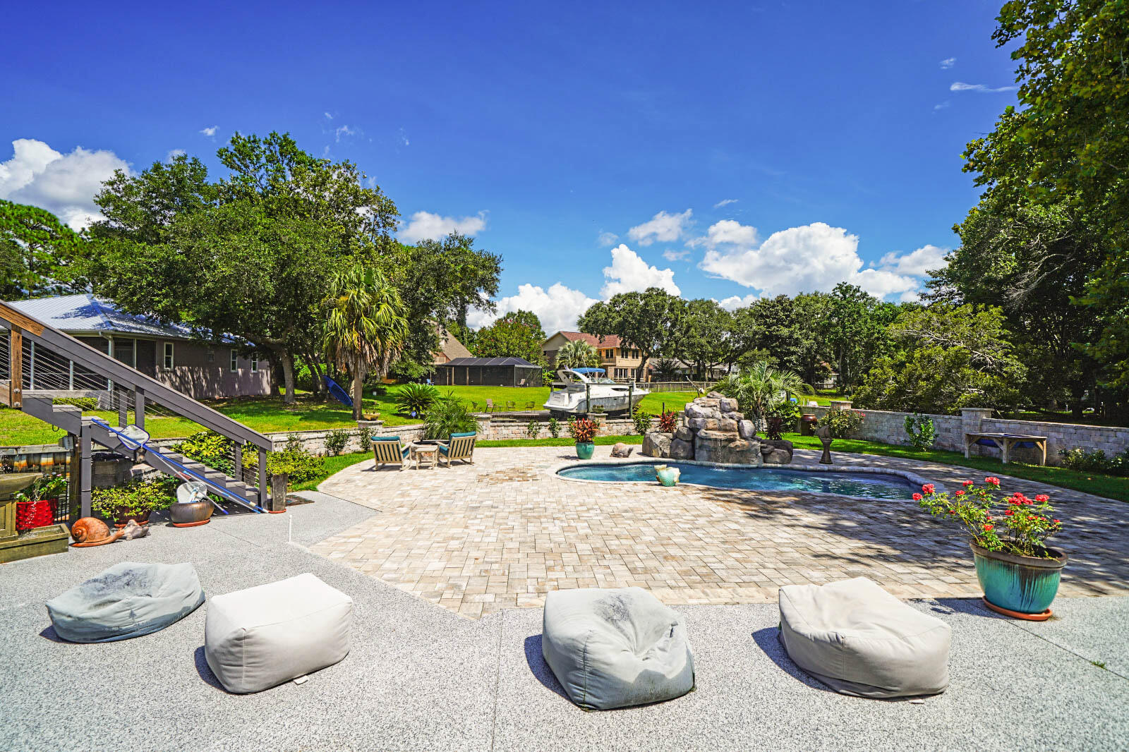 MARINERS COVE - Residential