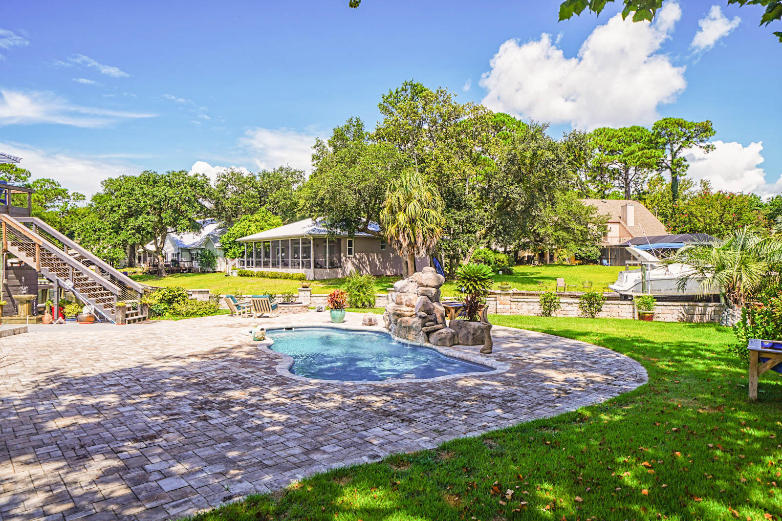 MARINERS COVE - Residential