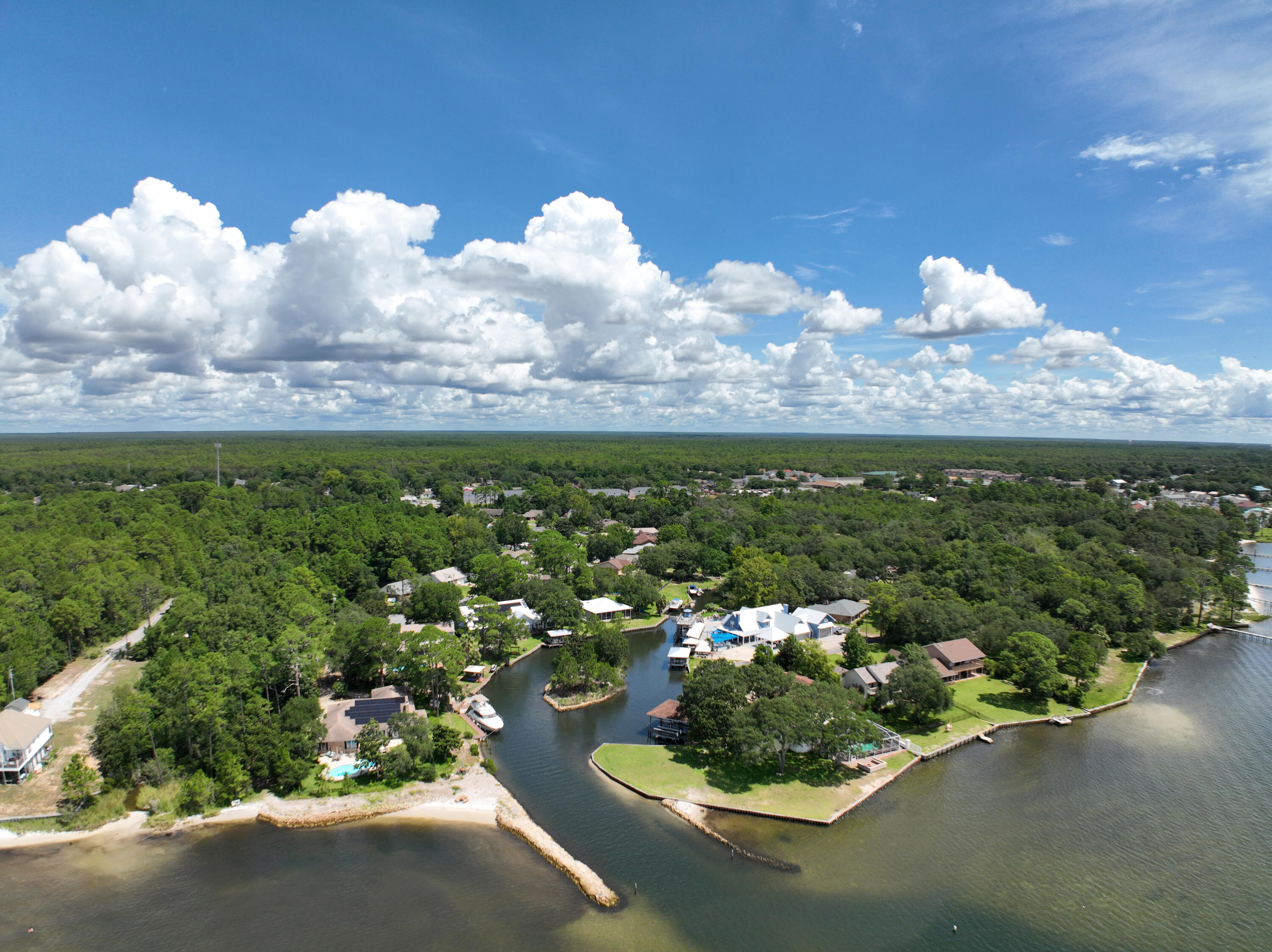 MARINERS COVE - Residential