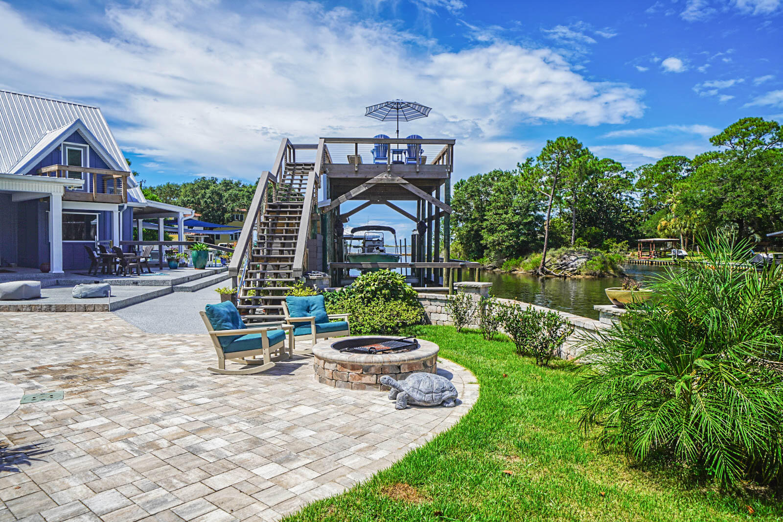 MARINERS COVE - Residential