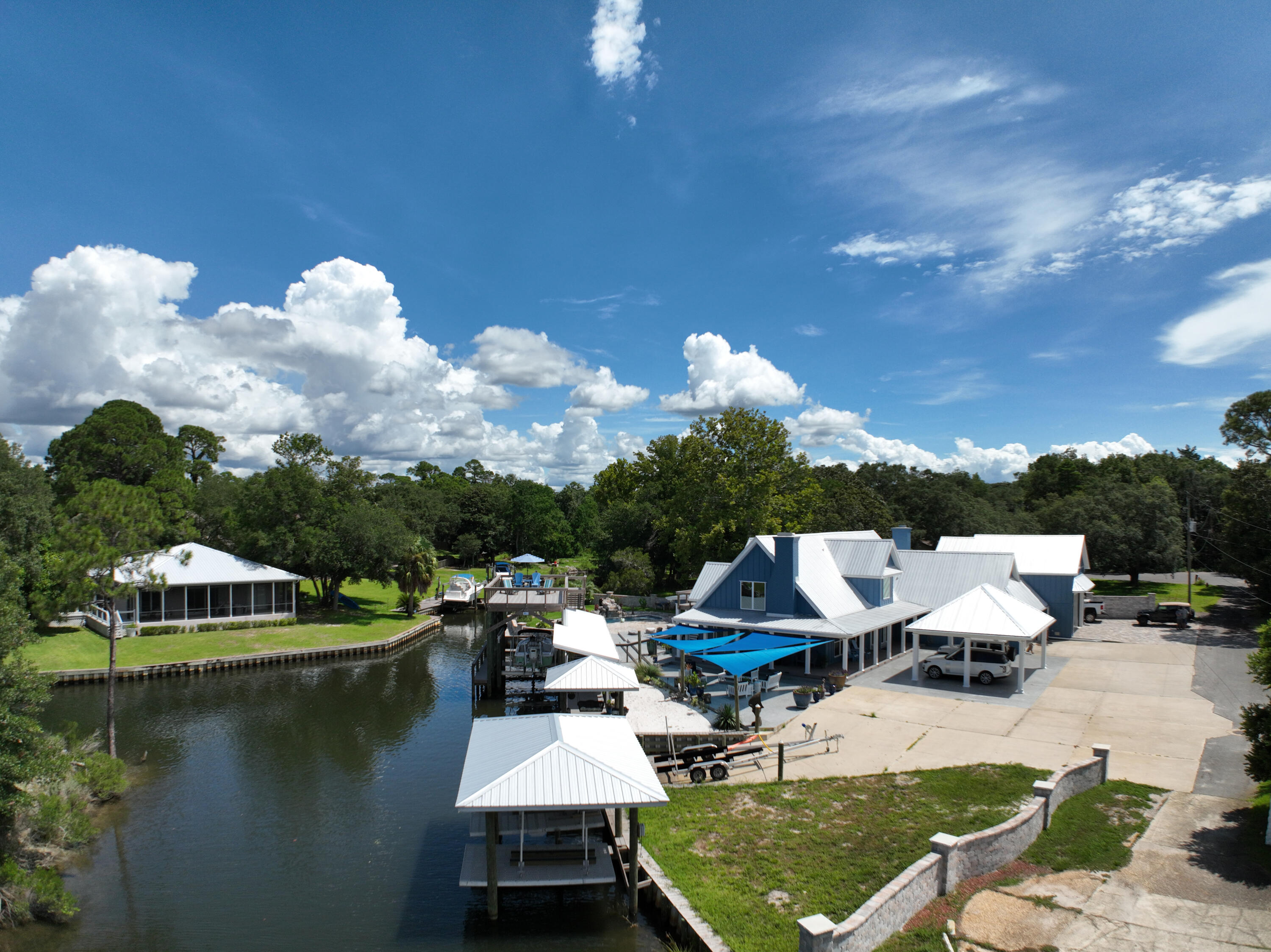 MARINERS COVE - Residential