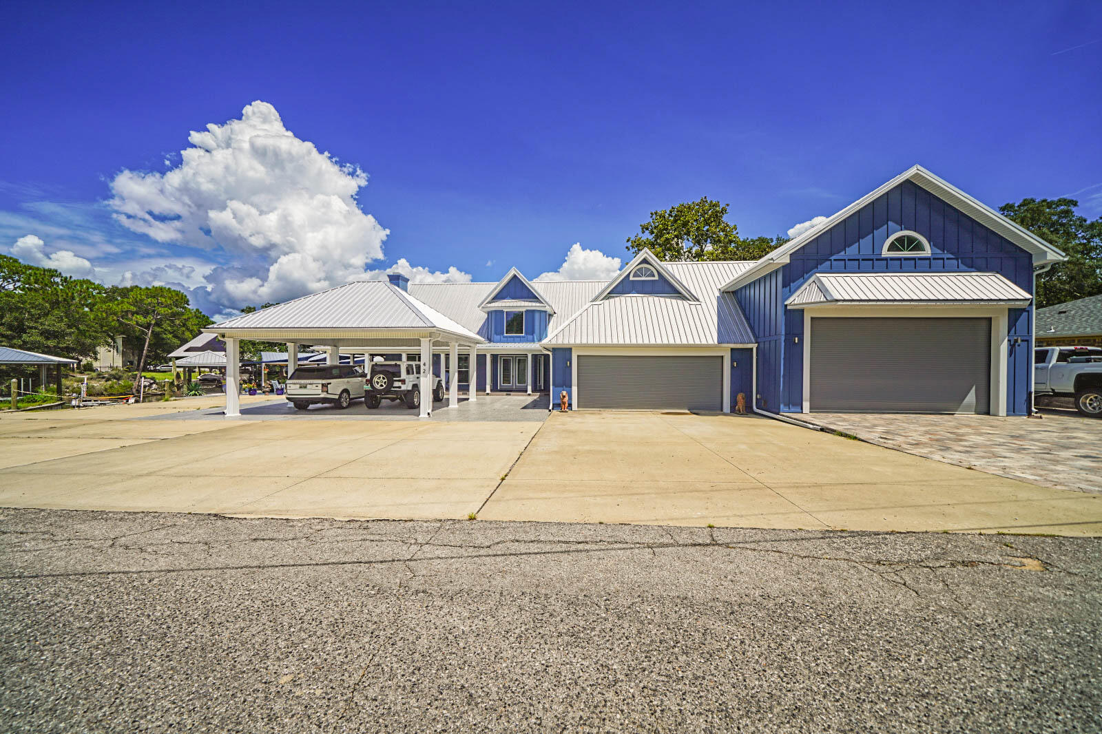 MARINERS COVE - Residential