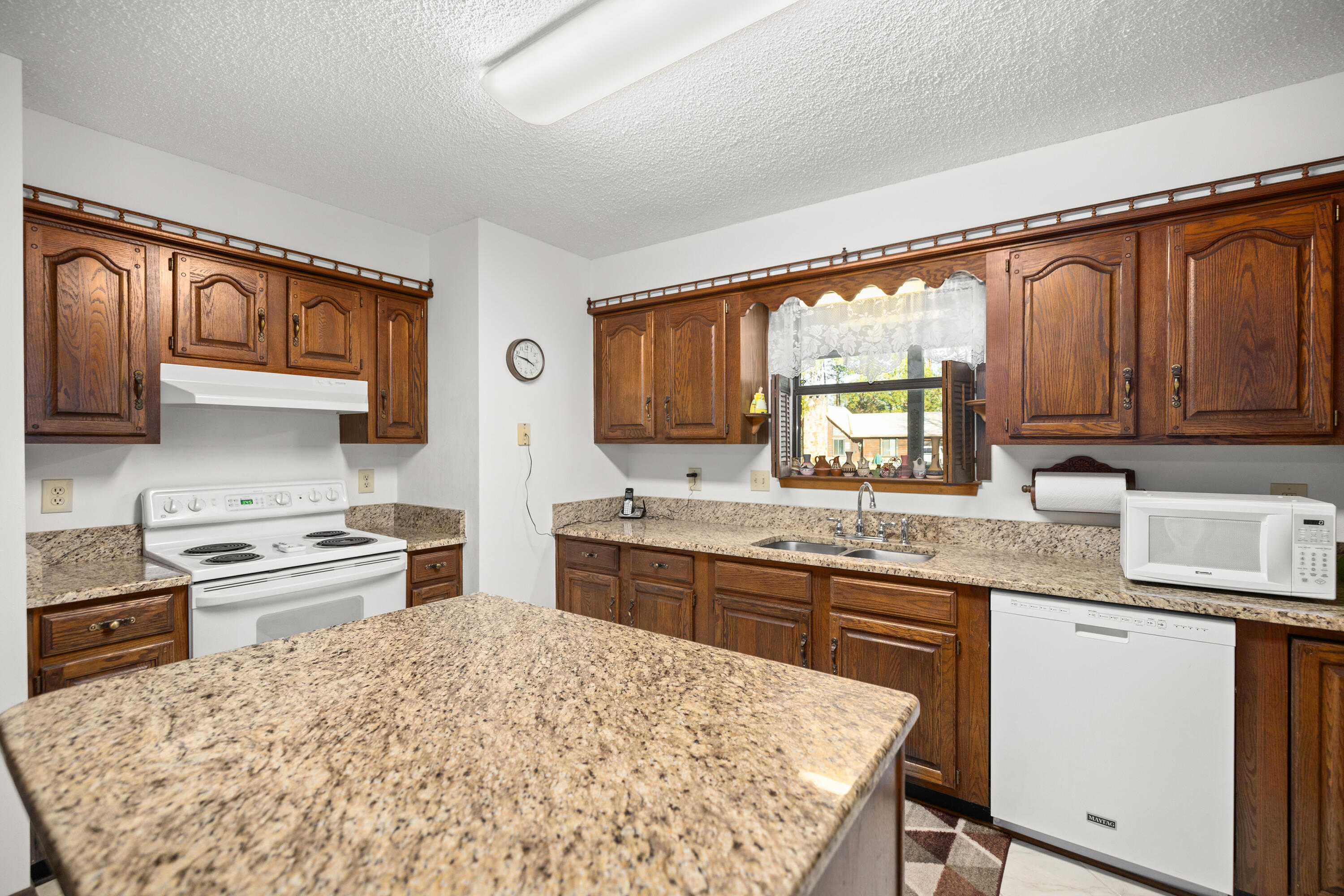 VALPARAISO PINECREST #6 - Residential