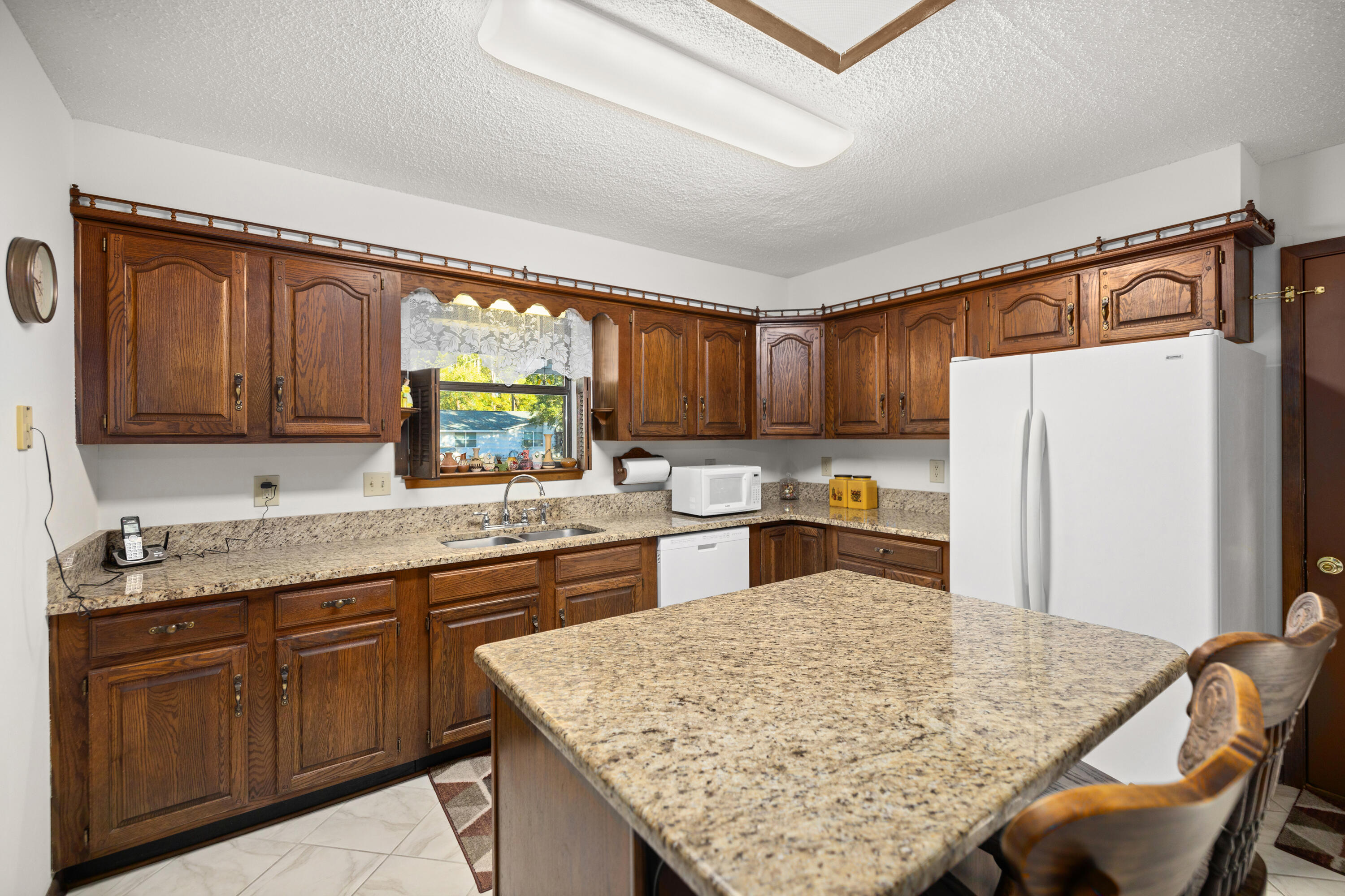 VALPARAISO PINECREST #6 - Residential