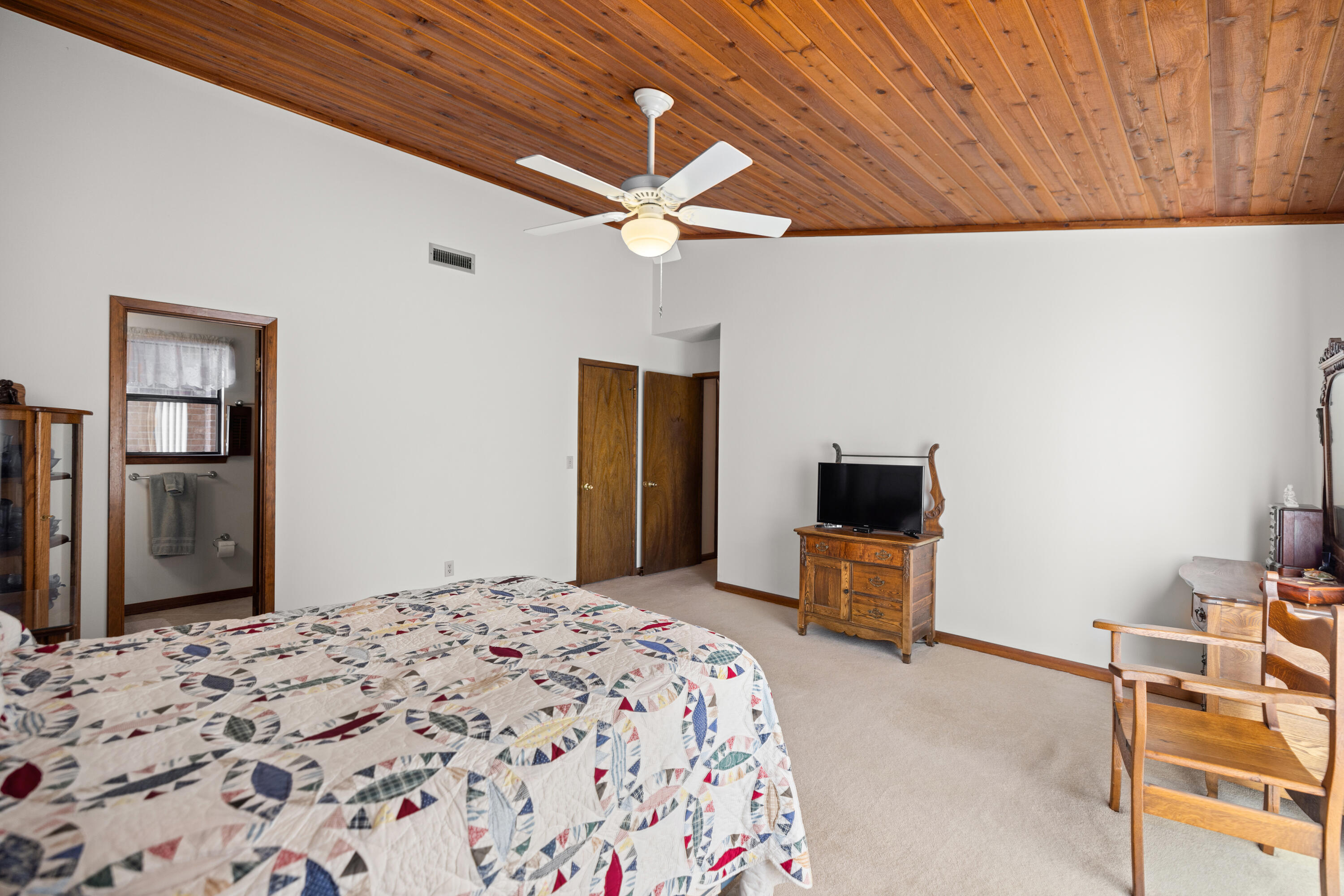 VALPARAISO PINECREST #6 - Residential