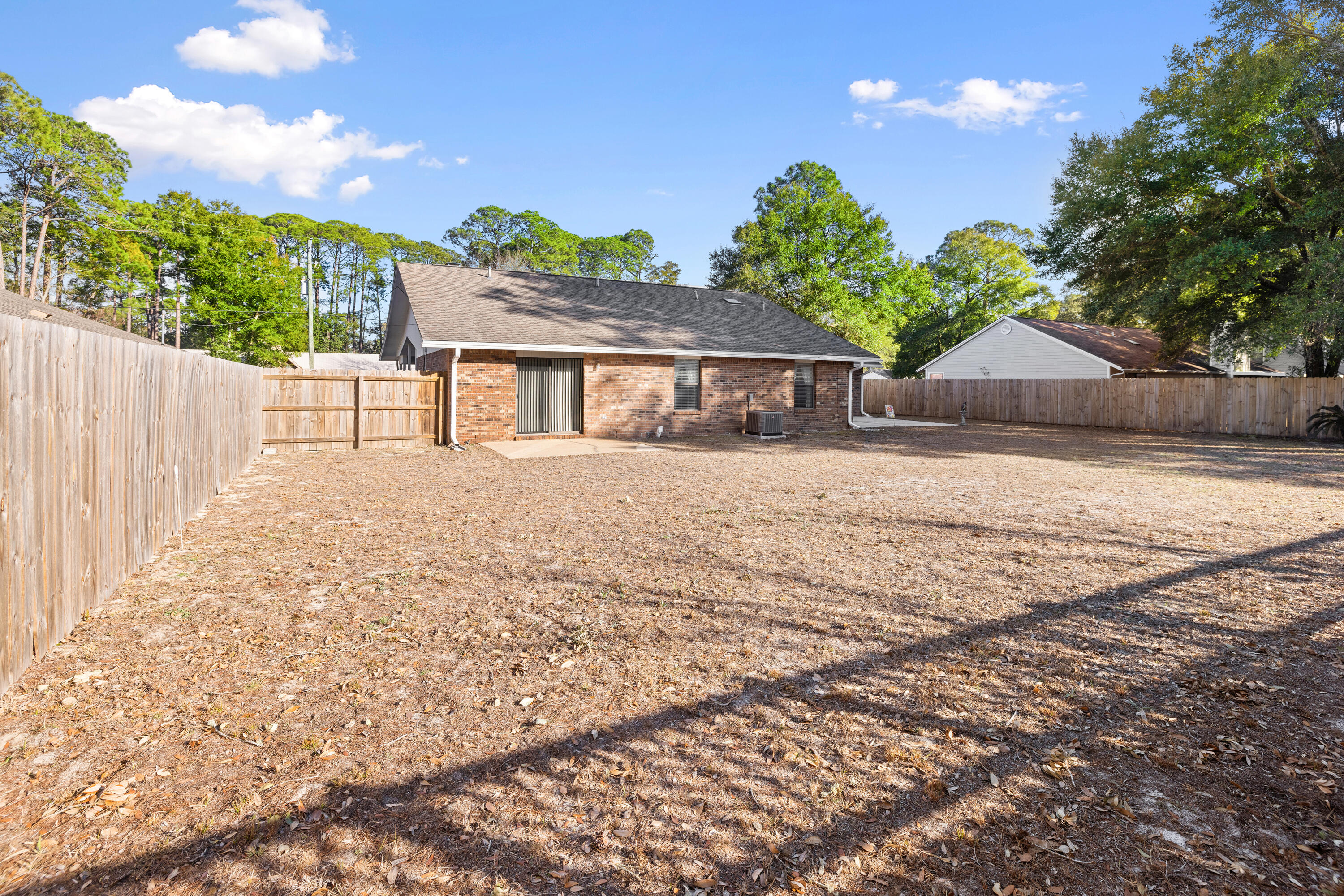 VALPARAISO PINECREST #6 - Residential