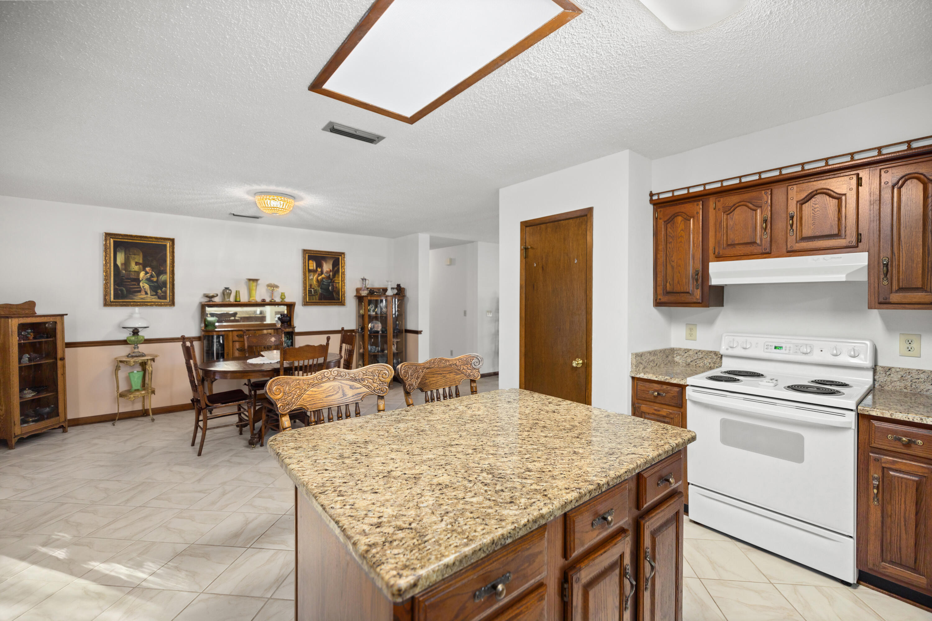 VALPARAISO PINECREST #6 - Residential