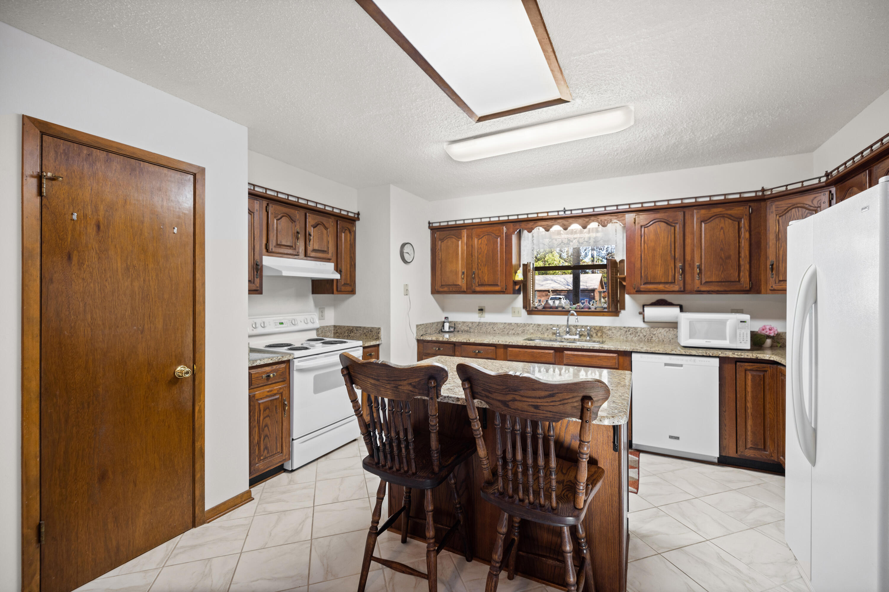 VALPARAISO PINECREST #6 - Residential