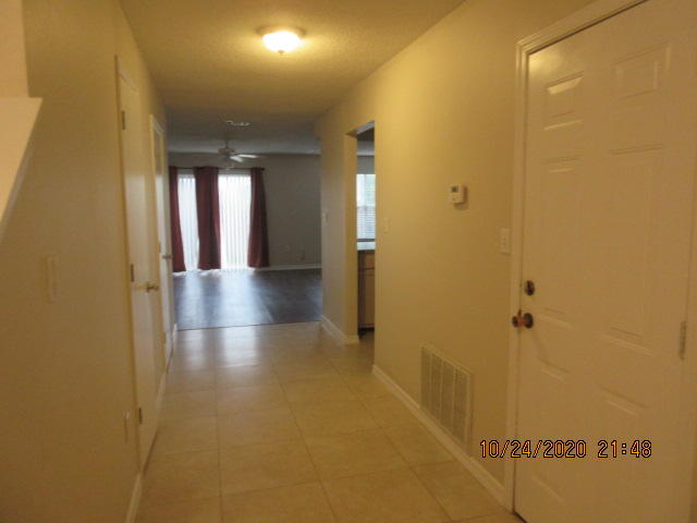 FOREST HILLS UNIT 1 - Residential Lease