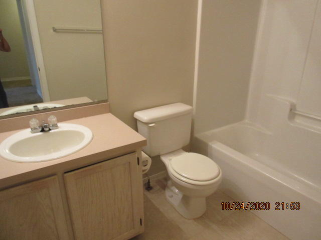 FOREST HILLS UNIT 1 - Residential Lease