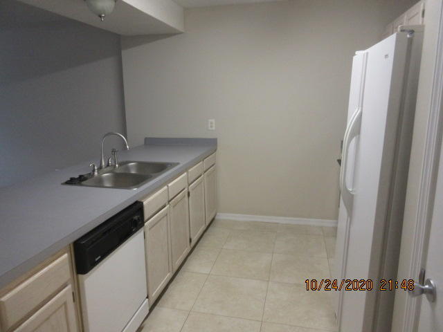 FOREST HILLS UNIT 1 - Residential Lease