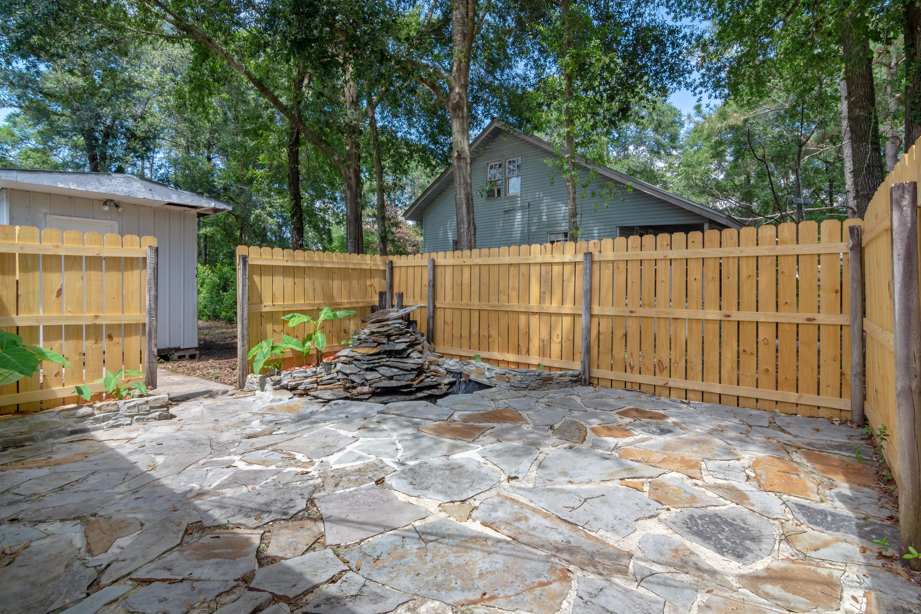 CINCO ADDN TO CRESTVIEW - Residential