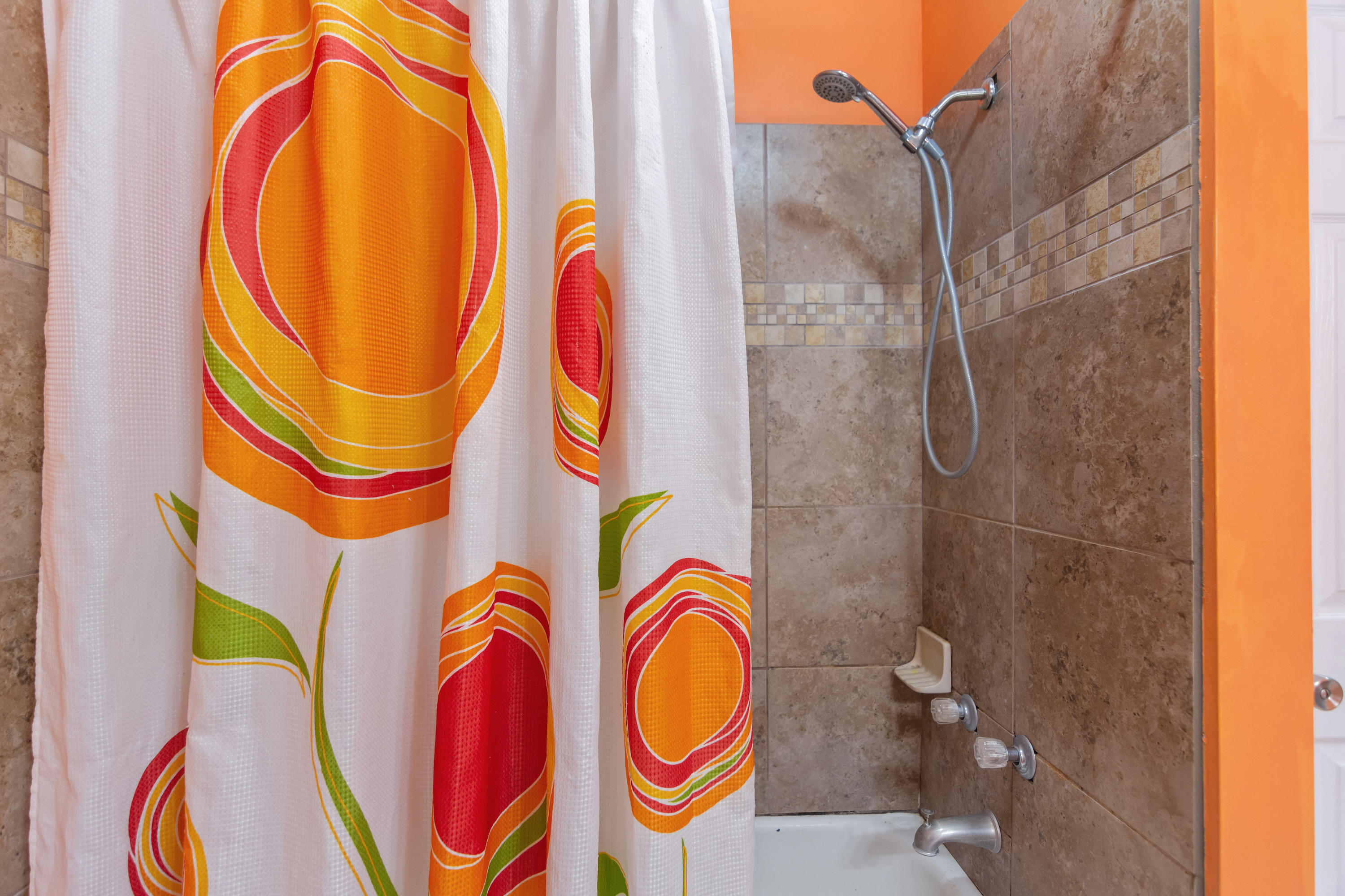 CINCO ADDN TO CRESTVIEW - Residential