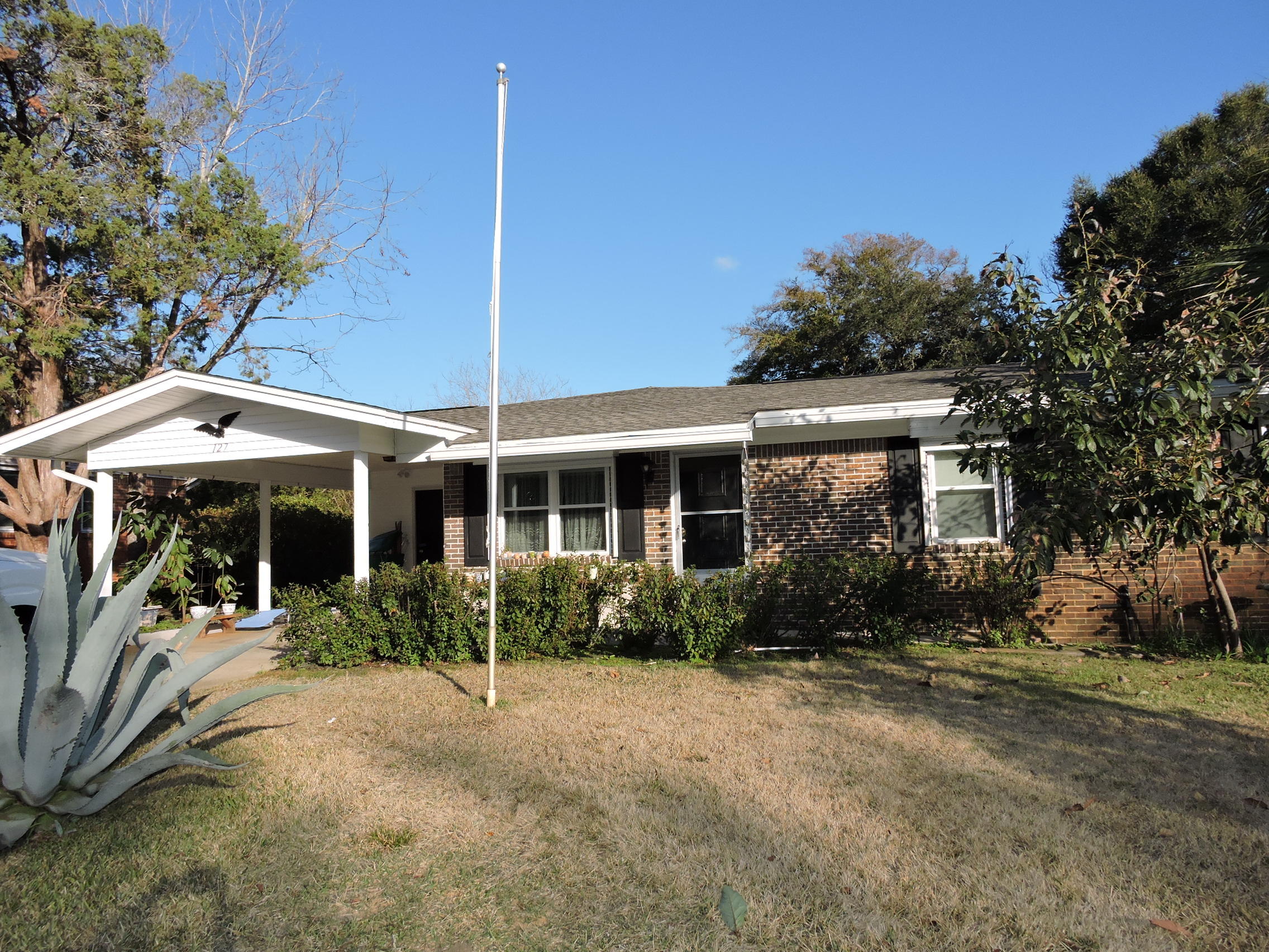 Beautiful and spacious home just east of Hurlburt! When you walk in the front door, there is a nice living room with lots of light. The kitchen is adjacent with a cozy breakfast nook. The vaulted family room is very large and has laminate wood flooring. There is also an office, along with the 3 bedrooms. The master suite is spacious with a walk in closet and en-suite bath. The workshop in the back yard is perfect for doing projects and crafts. LOTS OF UPGRADES: Roof 2020, gutters 2020,. water heater 2010, windows 2007, new inside paint 2021, updated wiring 2015, update plumbing 2019, HVAC 2006. Termite bond with Arrow Pest.