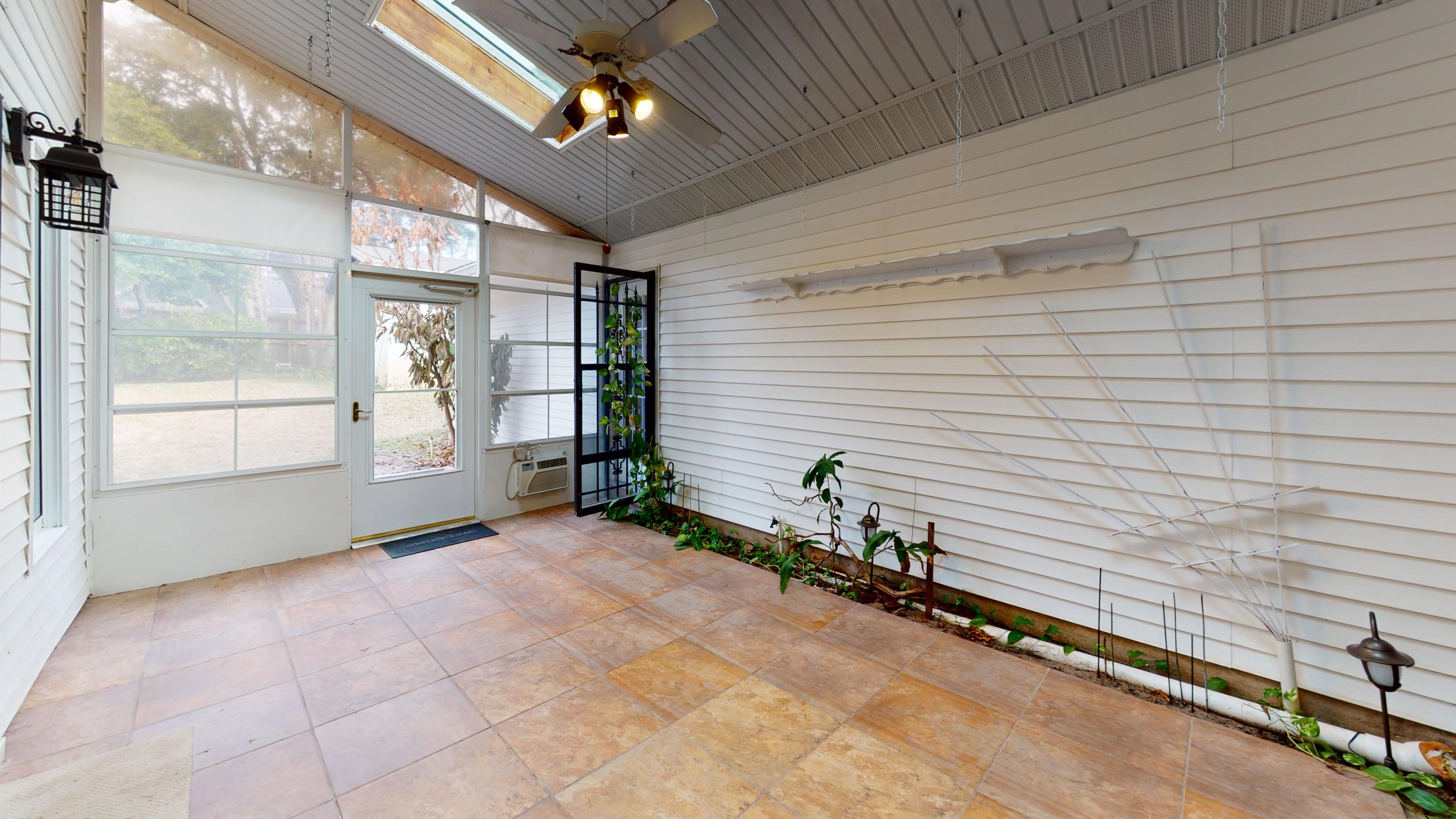 OLDE FORT WALTON (242201.00) - Residential