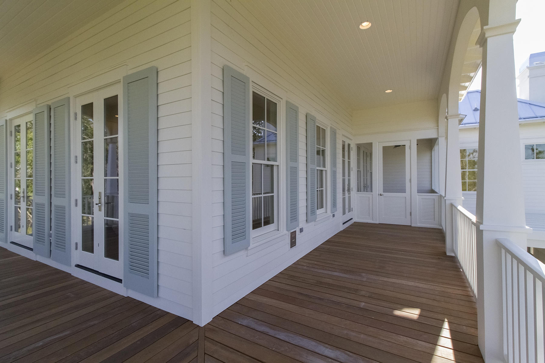 CHURCHILL OAKS - Residential