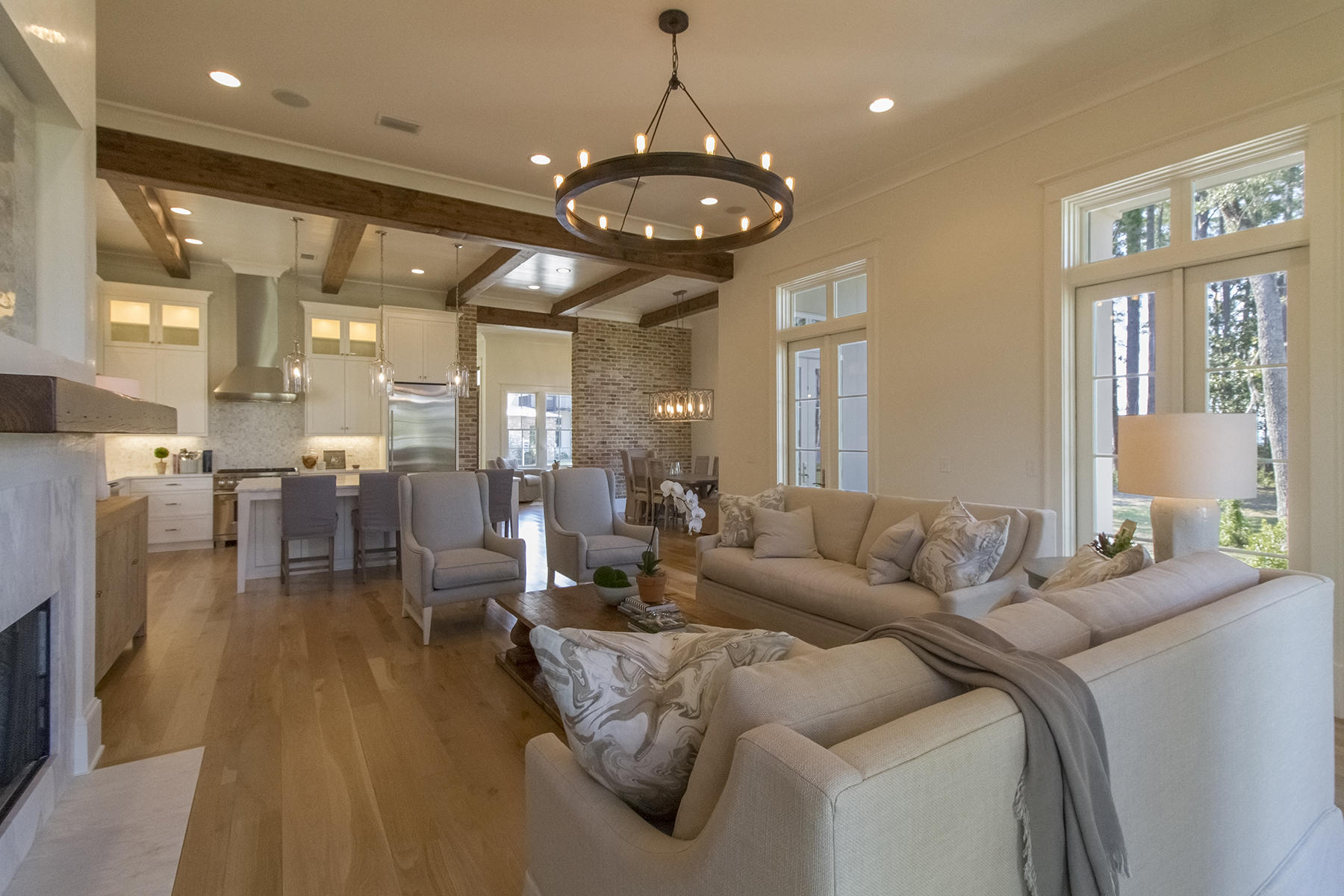 CHURCHILL OAKS - Residential