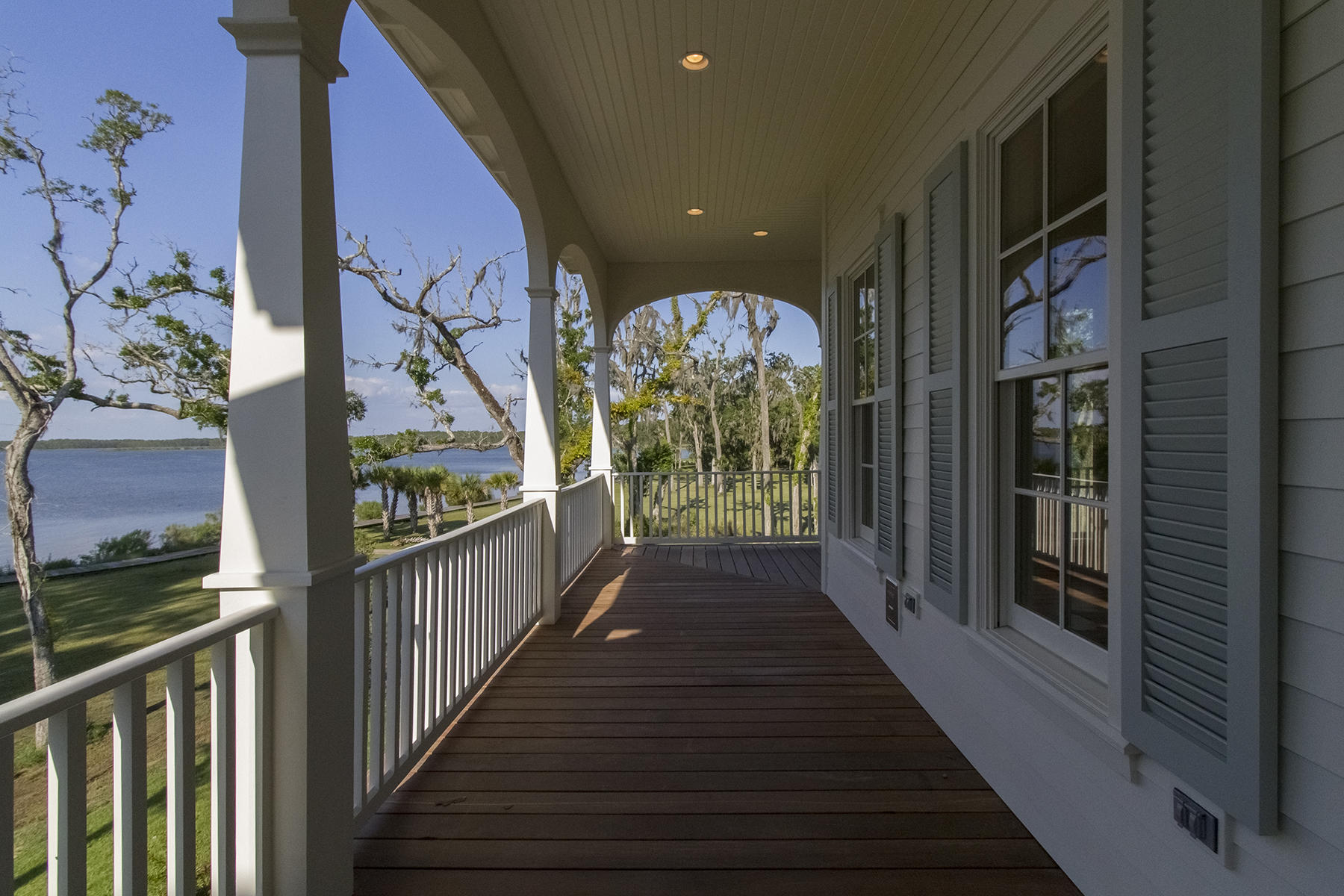 CHURCHILL OAKS - Residential