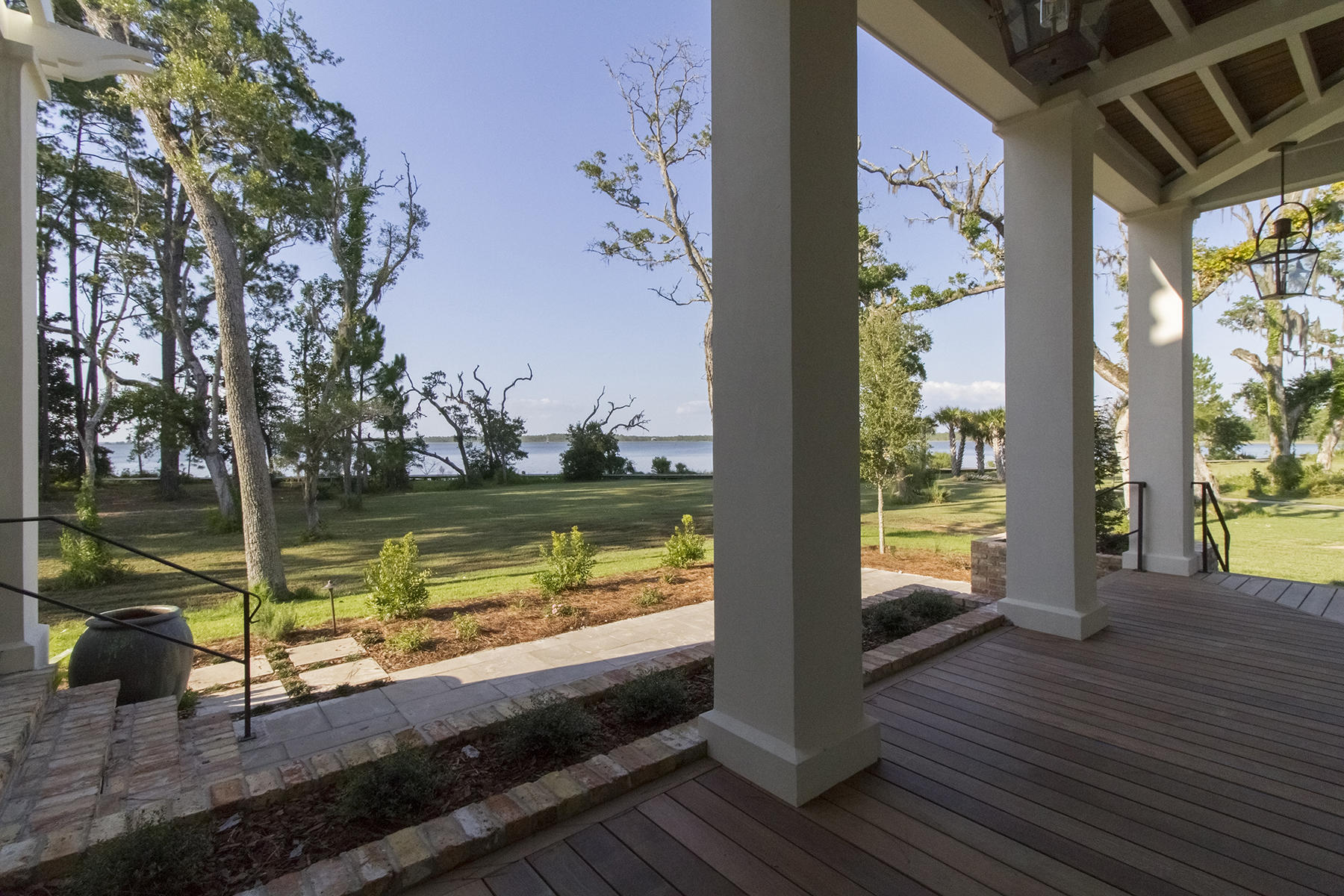 CHURCHILL OAKS - Residential