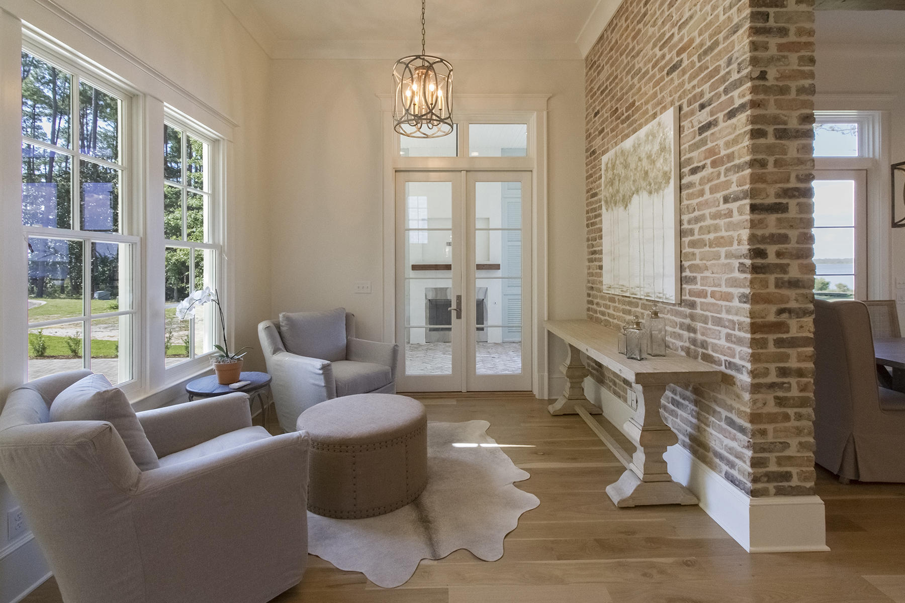 CHURCHILL OAKS - Residential