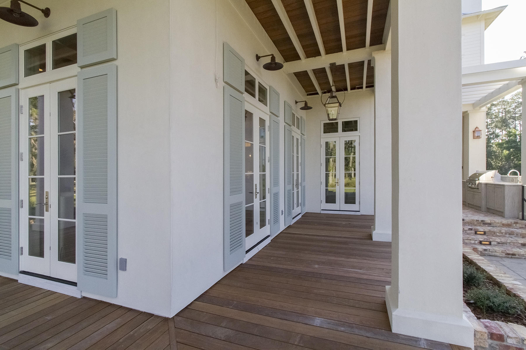 CHURCHILL OAKS - Residential