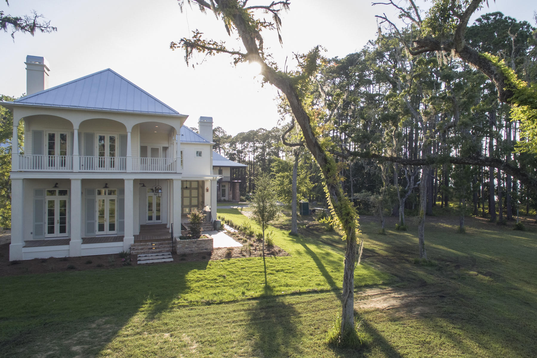 CHURCHILL OAKS - Residential