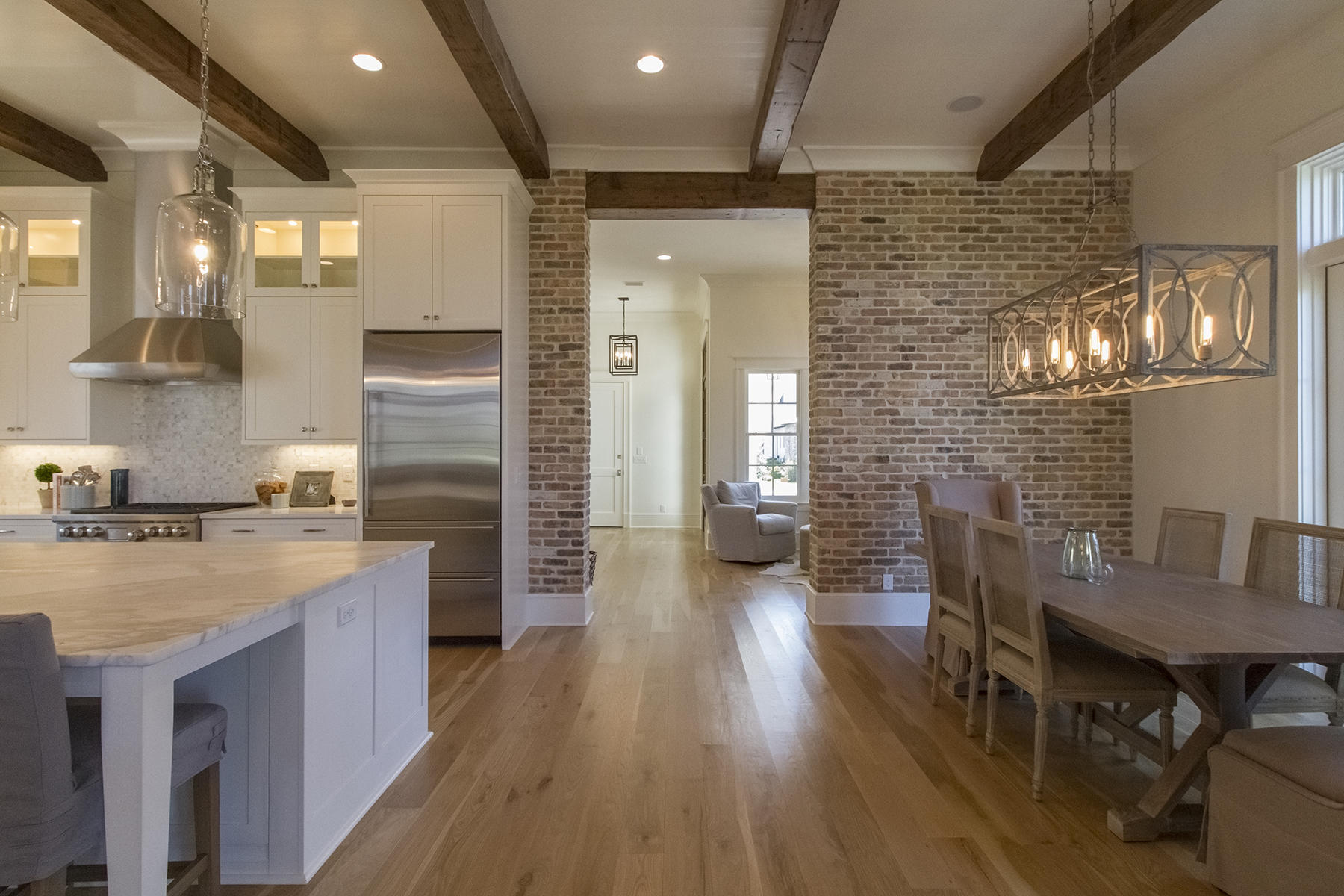 CHURCHILL OAKS - Residential