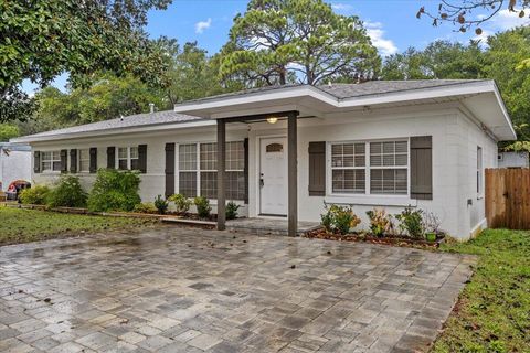 Photo of 303 NE Hollywood Boulevard, Fort Walton Beach, FL 32548 (MLS # 990998)