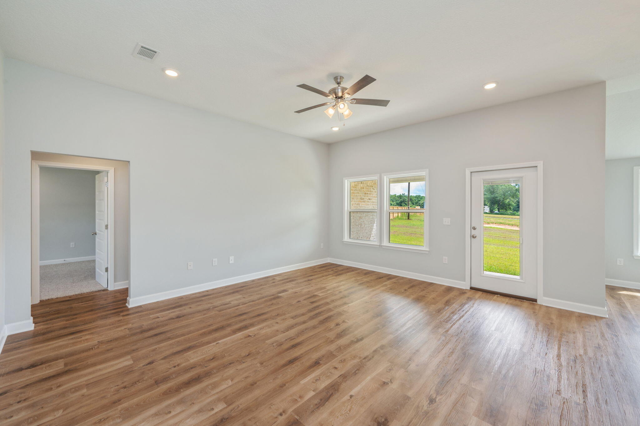 OAK HOLLOW - Residential