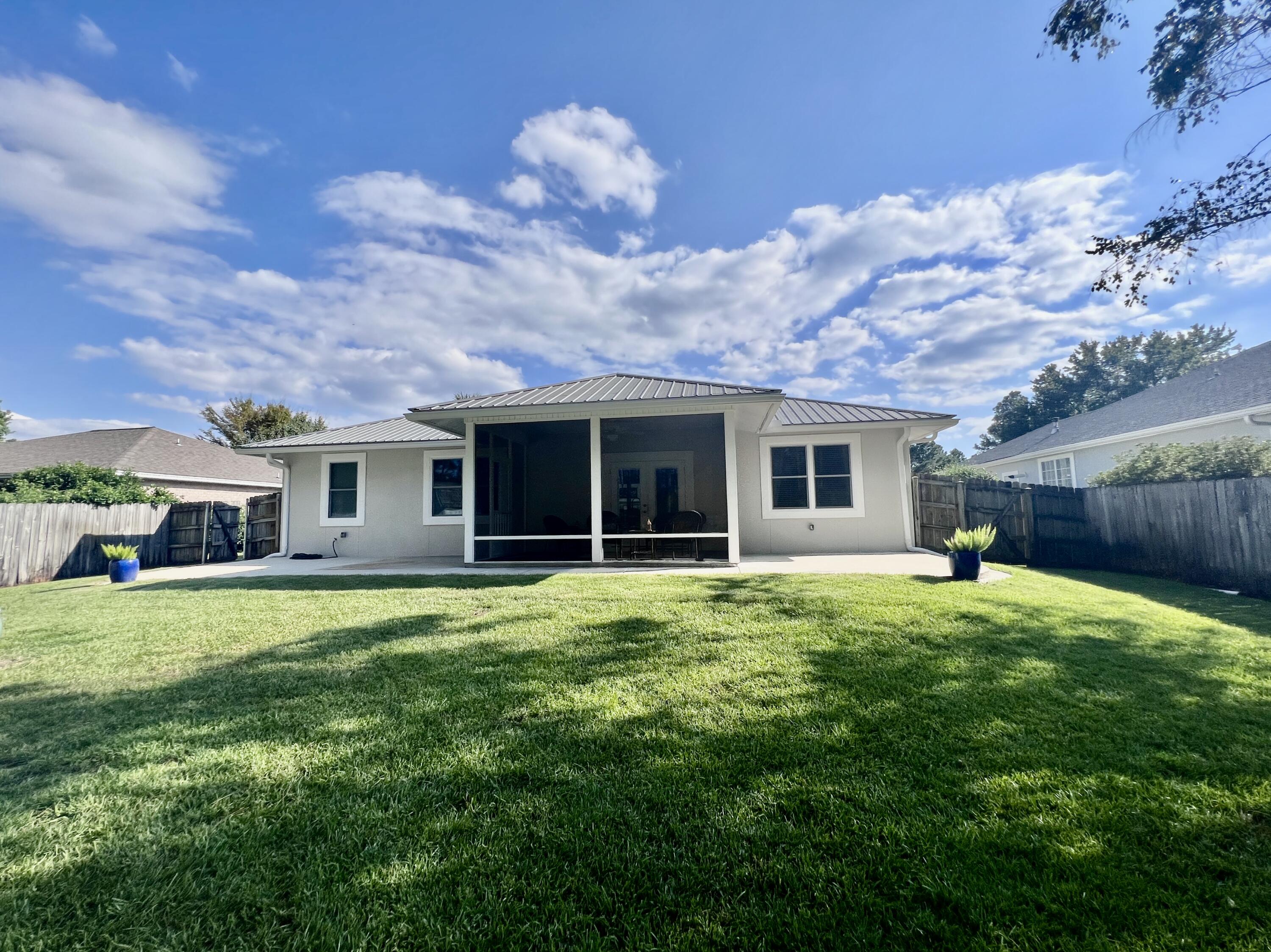 EMERALD WALK - Residential