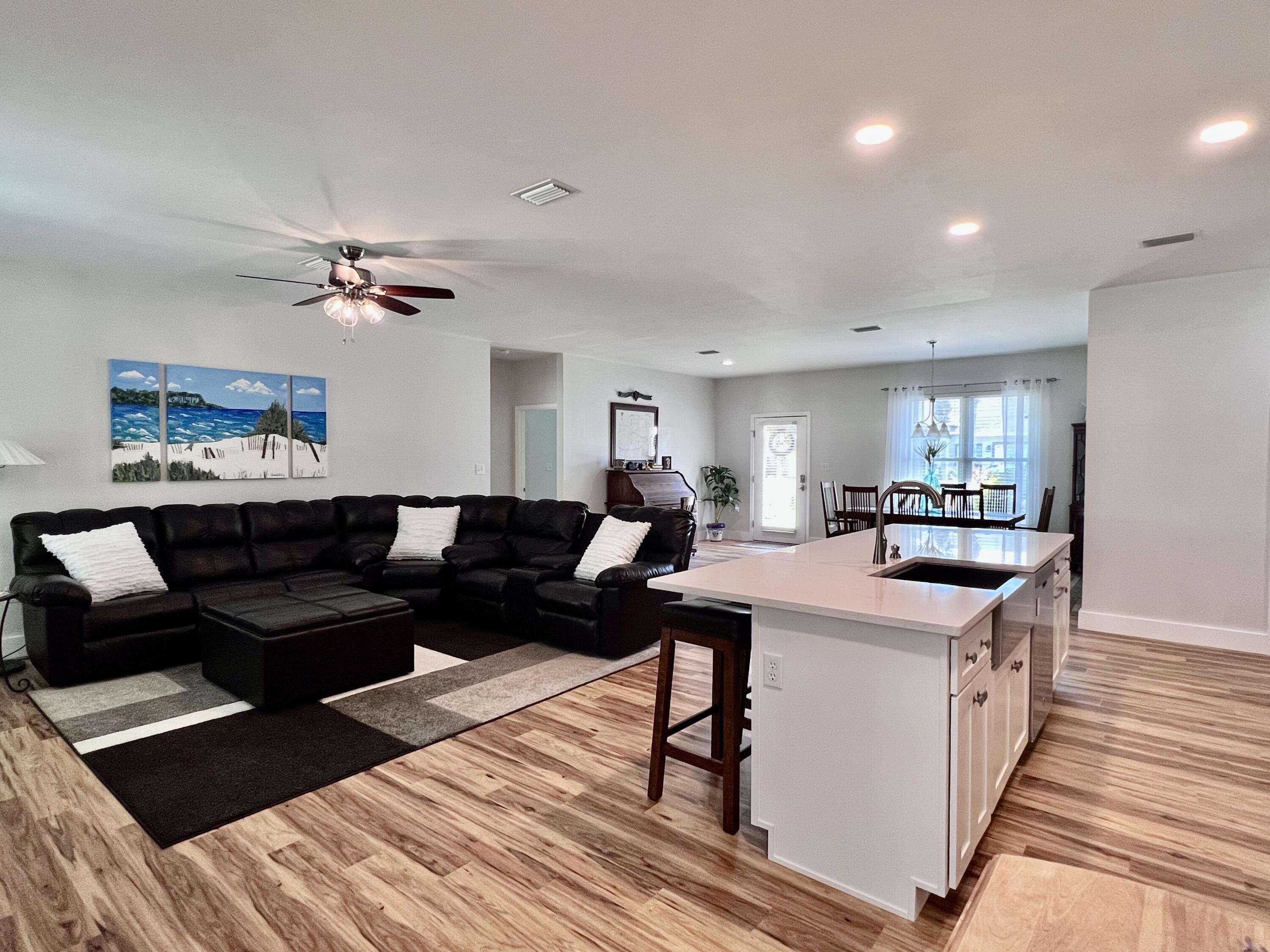 EMERALD WALK - Residential