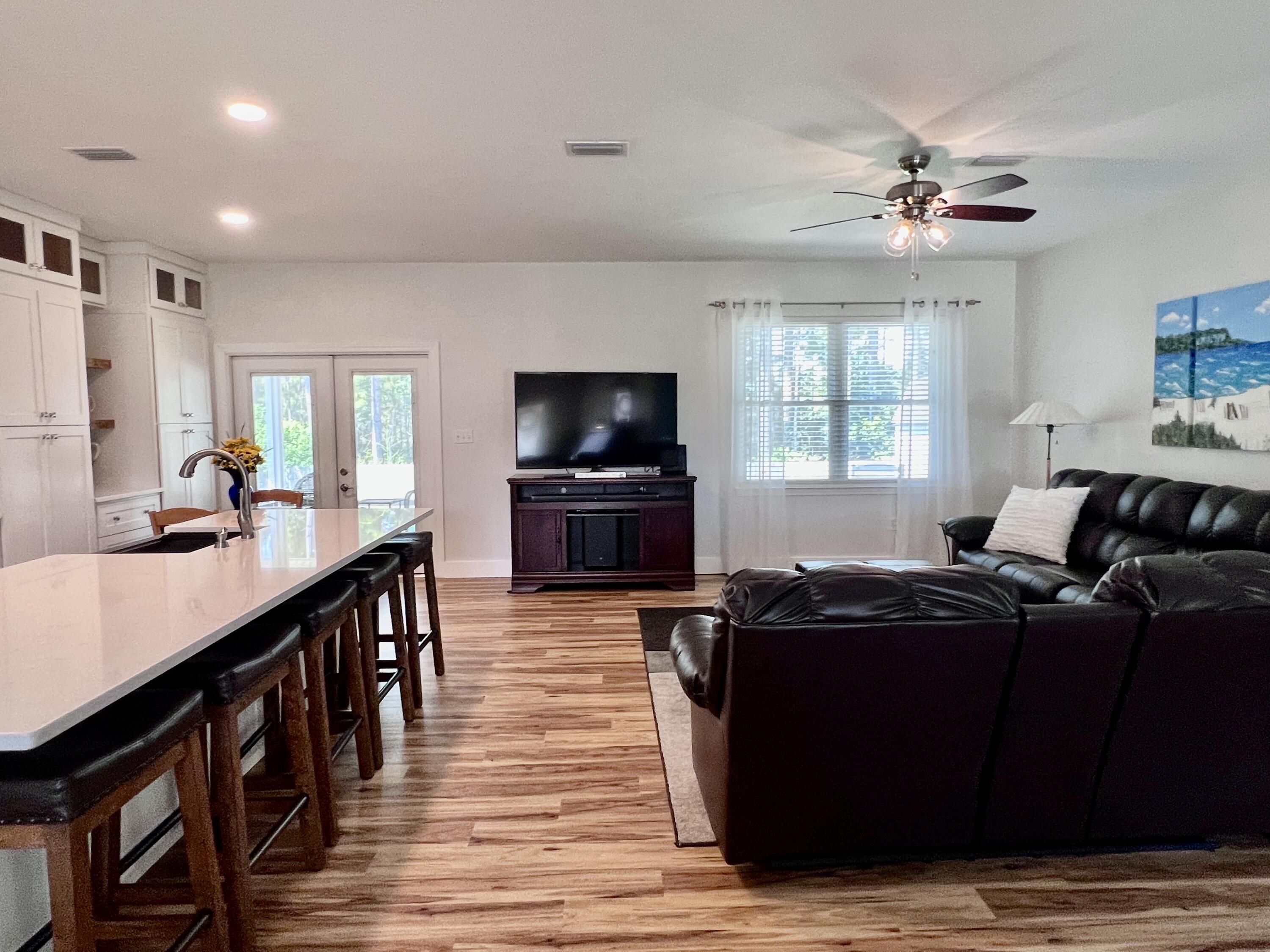 EMERALD WALK - Residential