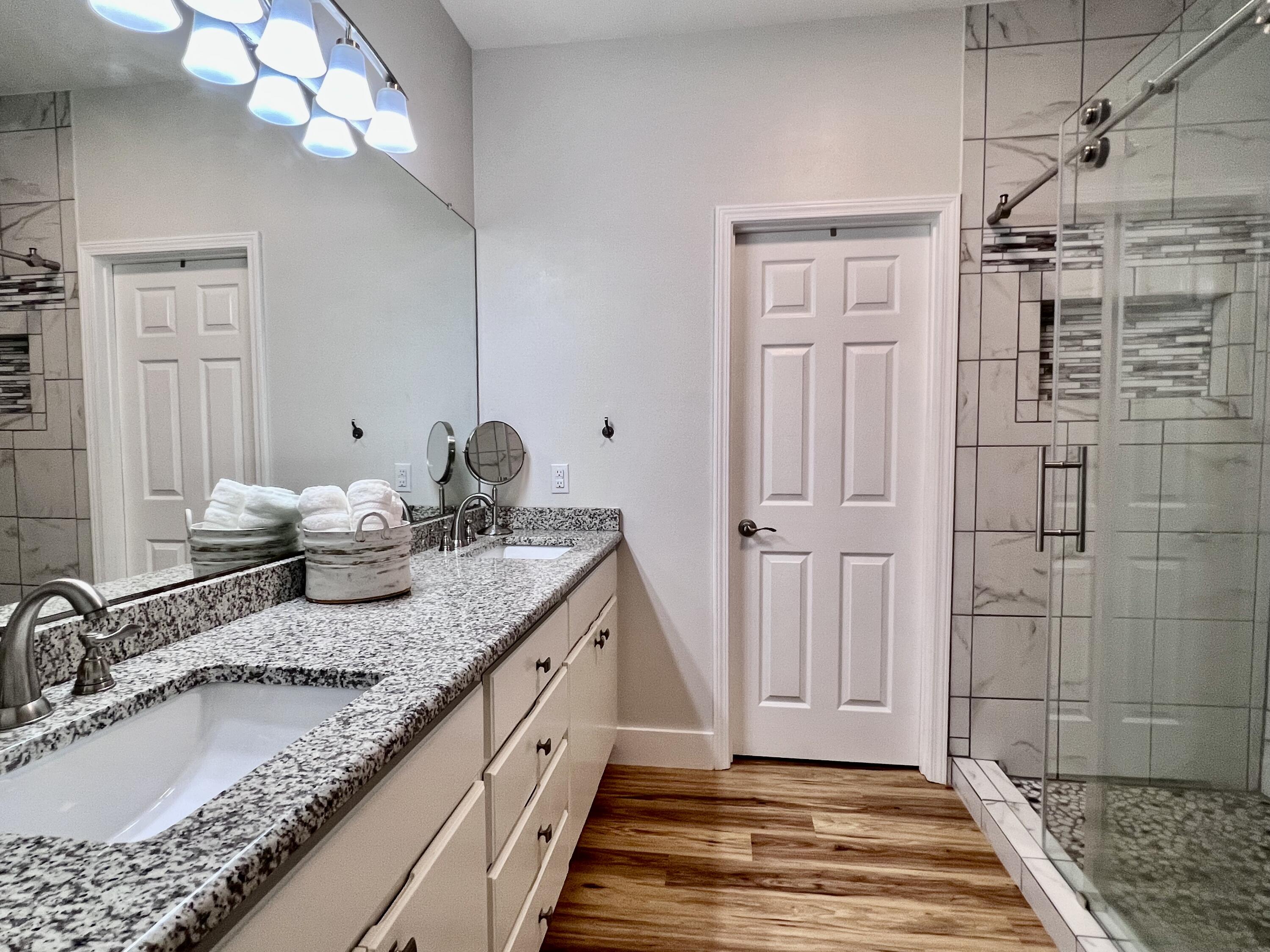 EMERALD WALK - Residential