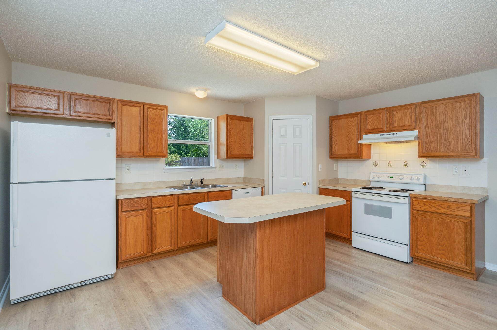 NORTHVIEW ESTATES 7TH ADDN - Residential