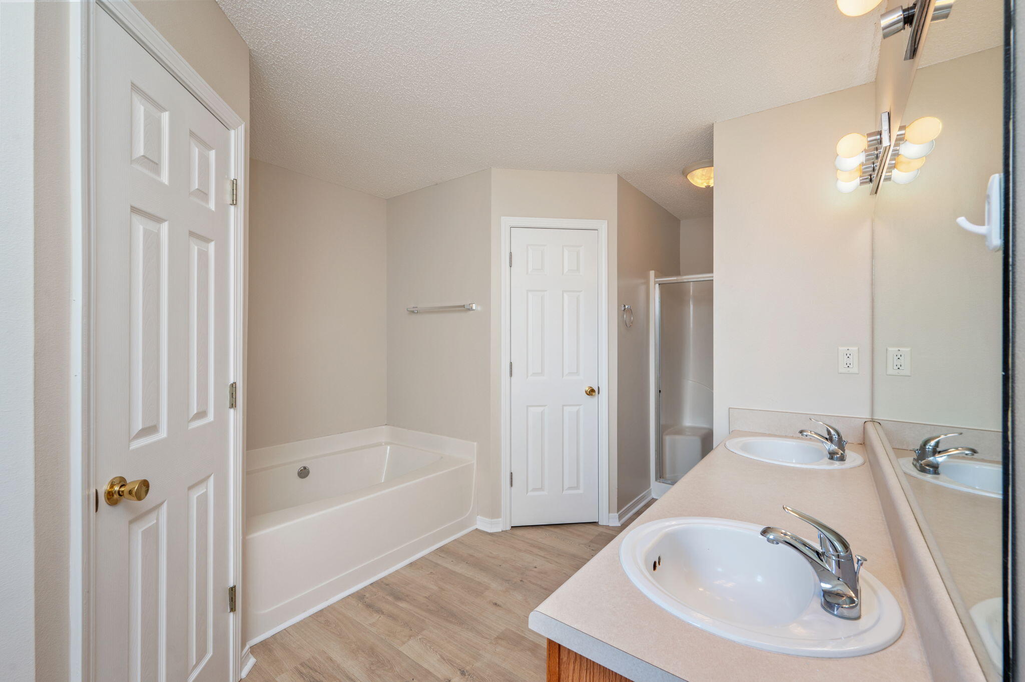 NORTHVIEW ESTATES 7TH ADDN - Residential