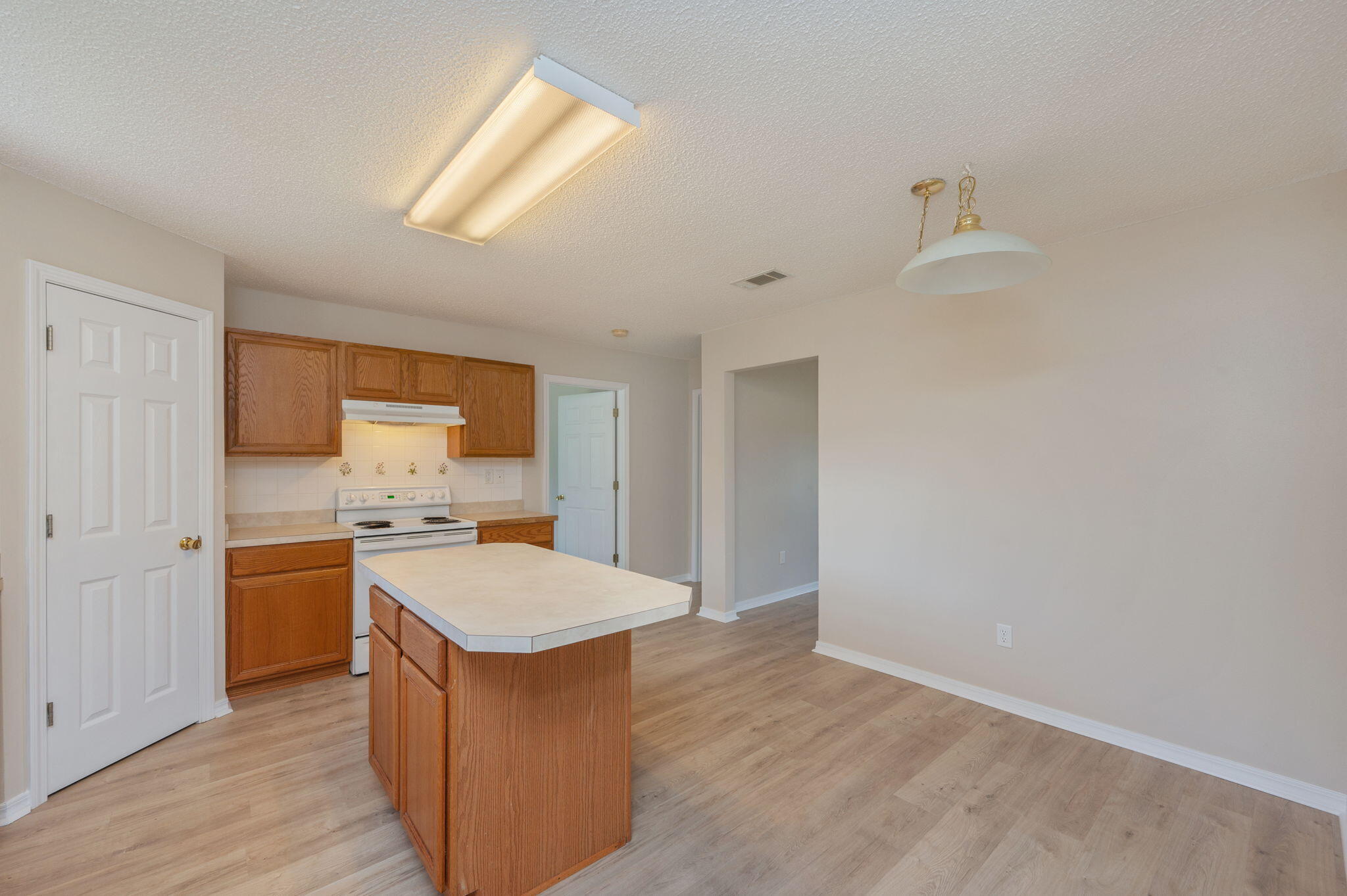 NORTHVIEW ESTATES 7TH ADDN - Residential
