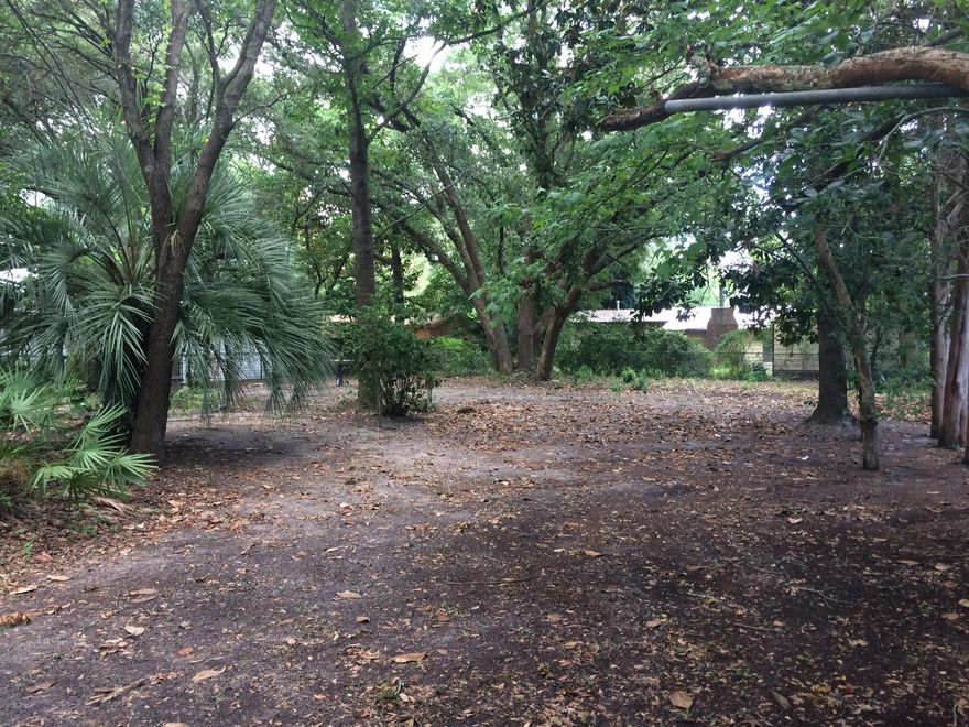 Wonderful high ground buildable lot in Fort Walton Beach ready for your new home!