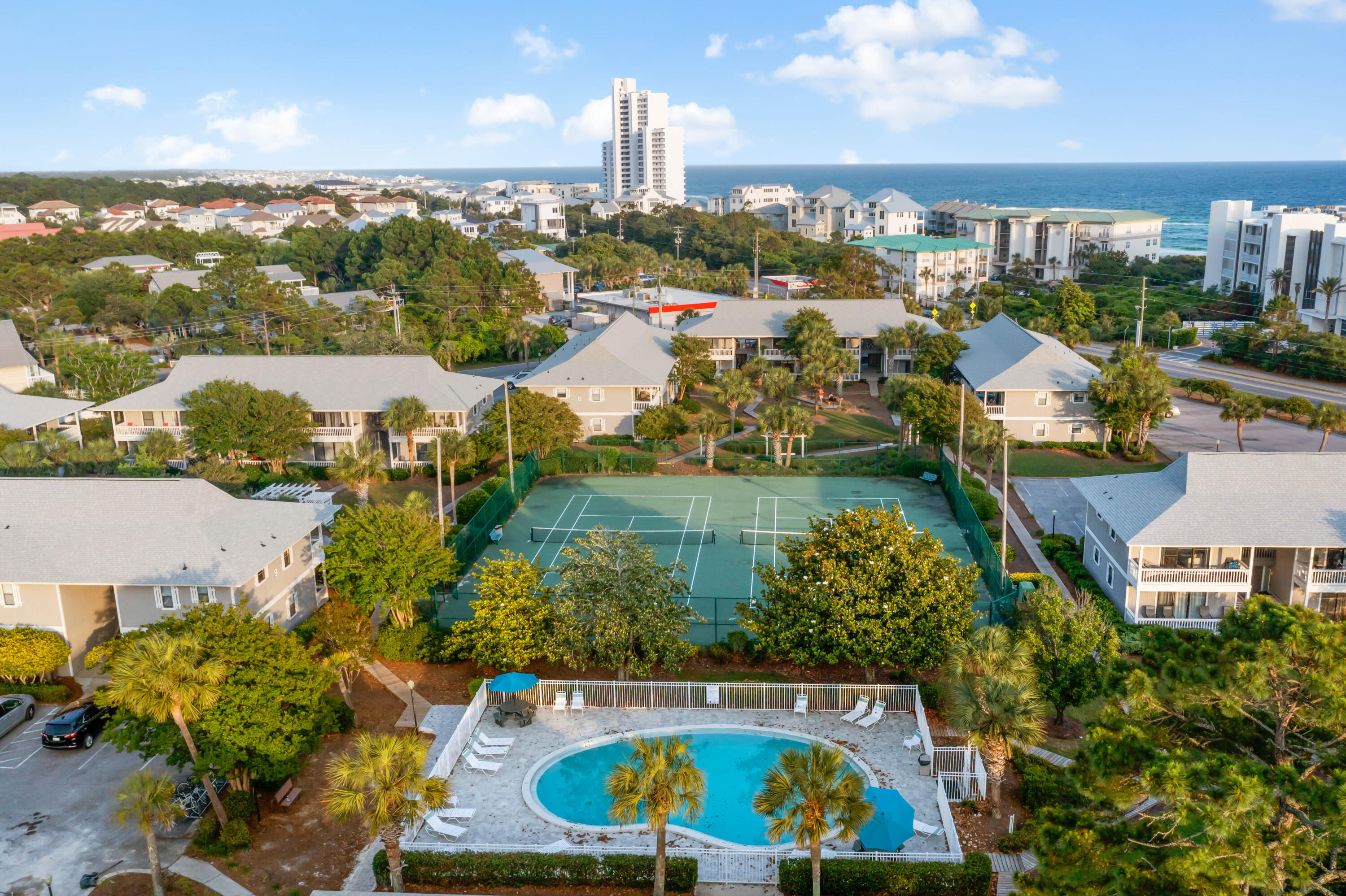 BEACHWOOD VILLAS CONDO - Residential